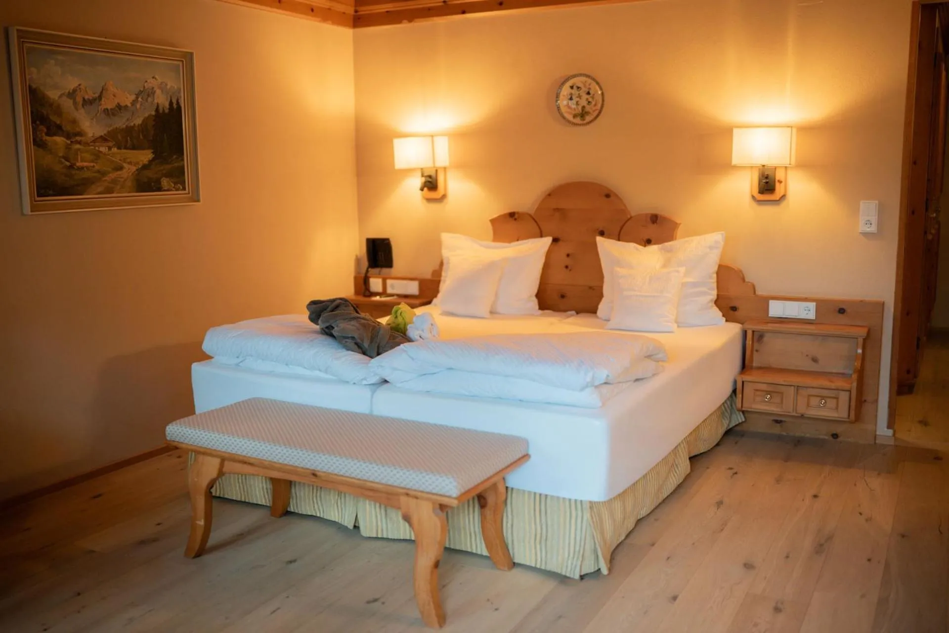 Photo of the whole room, Bed in Hotel Tirolerhof - Familotel Zugspitze