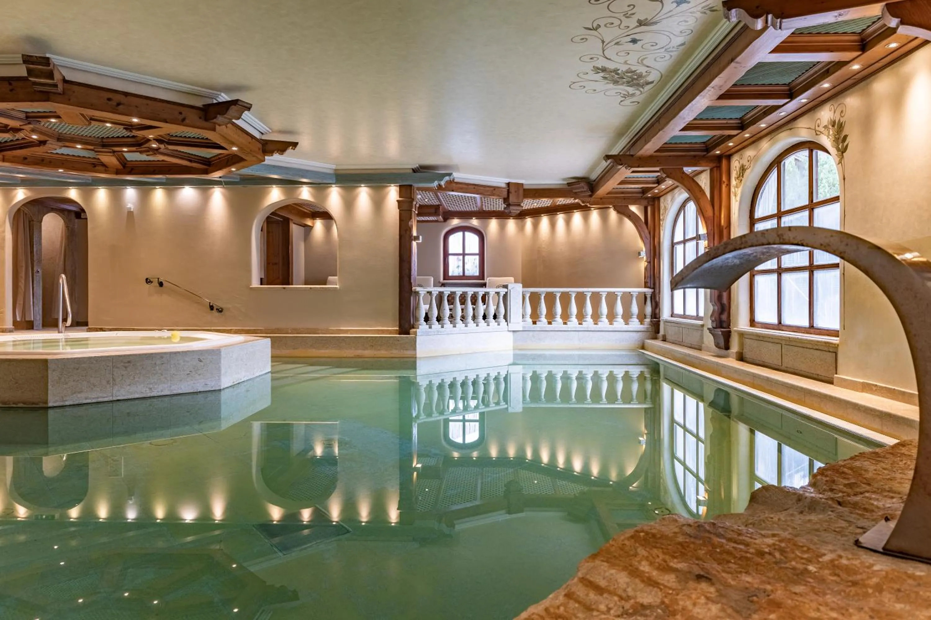 Swimming pool in Hotel Tirolerhof - Familotel Zugspitze