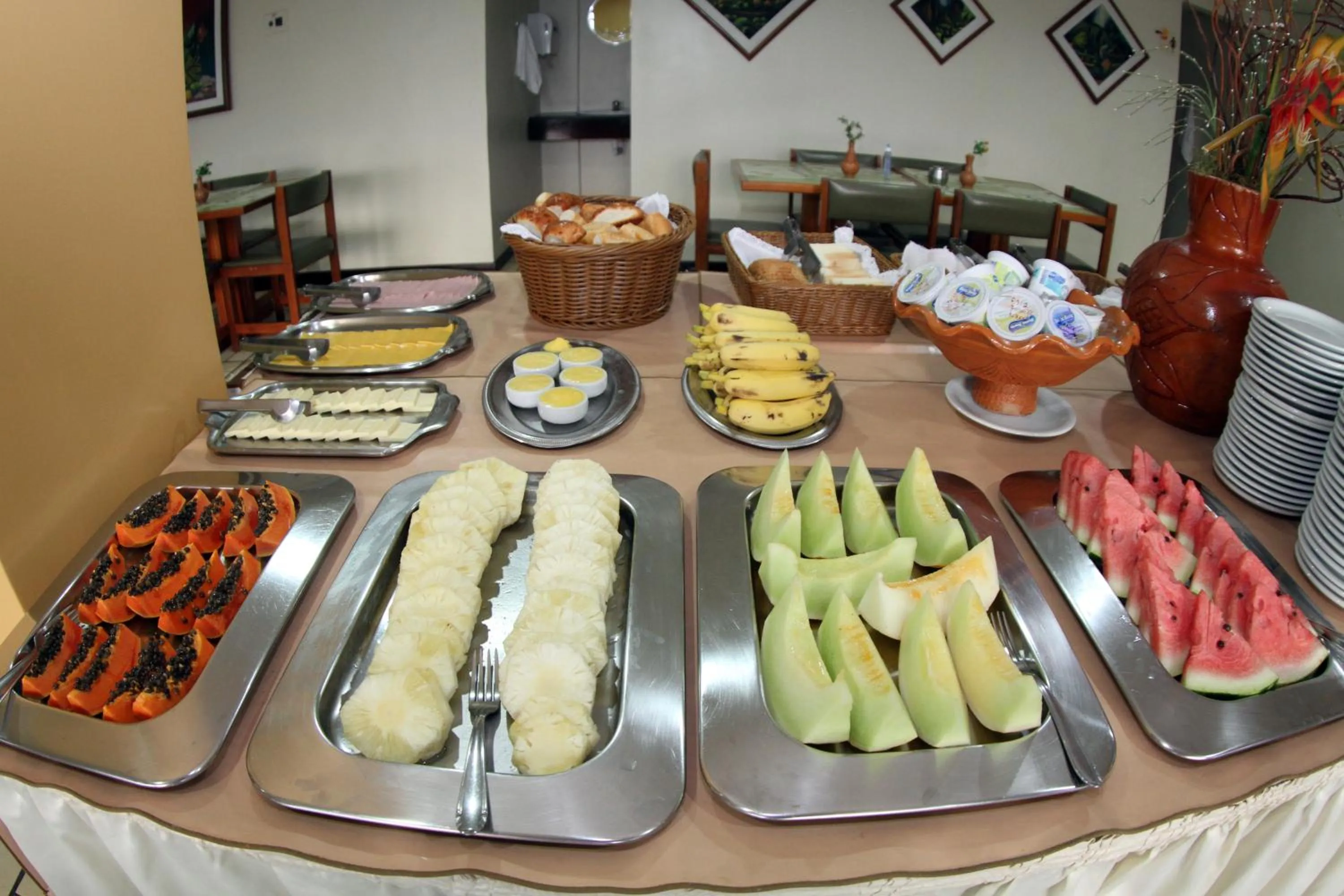 Buffet breakfast in Nascimento Praia Hotel