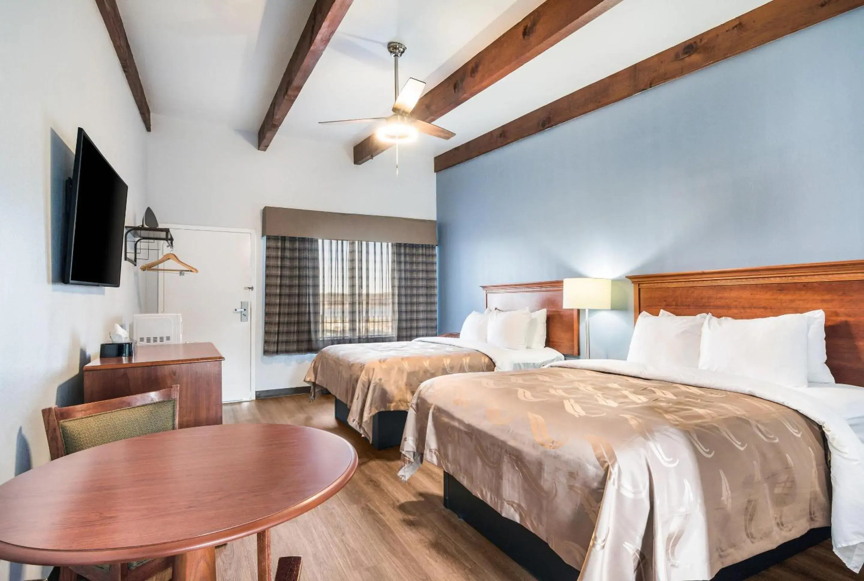 Bedroom, Bed in Quality Inn - On The Lake Clarksville-Boydton Bedroom, Bed in Quality Inn - On The Lake Clarksville-Boydton