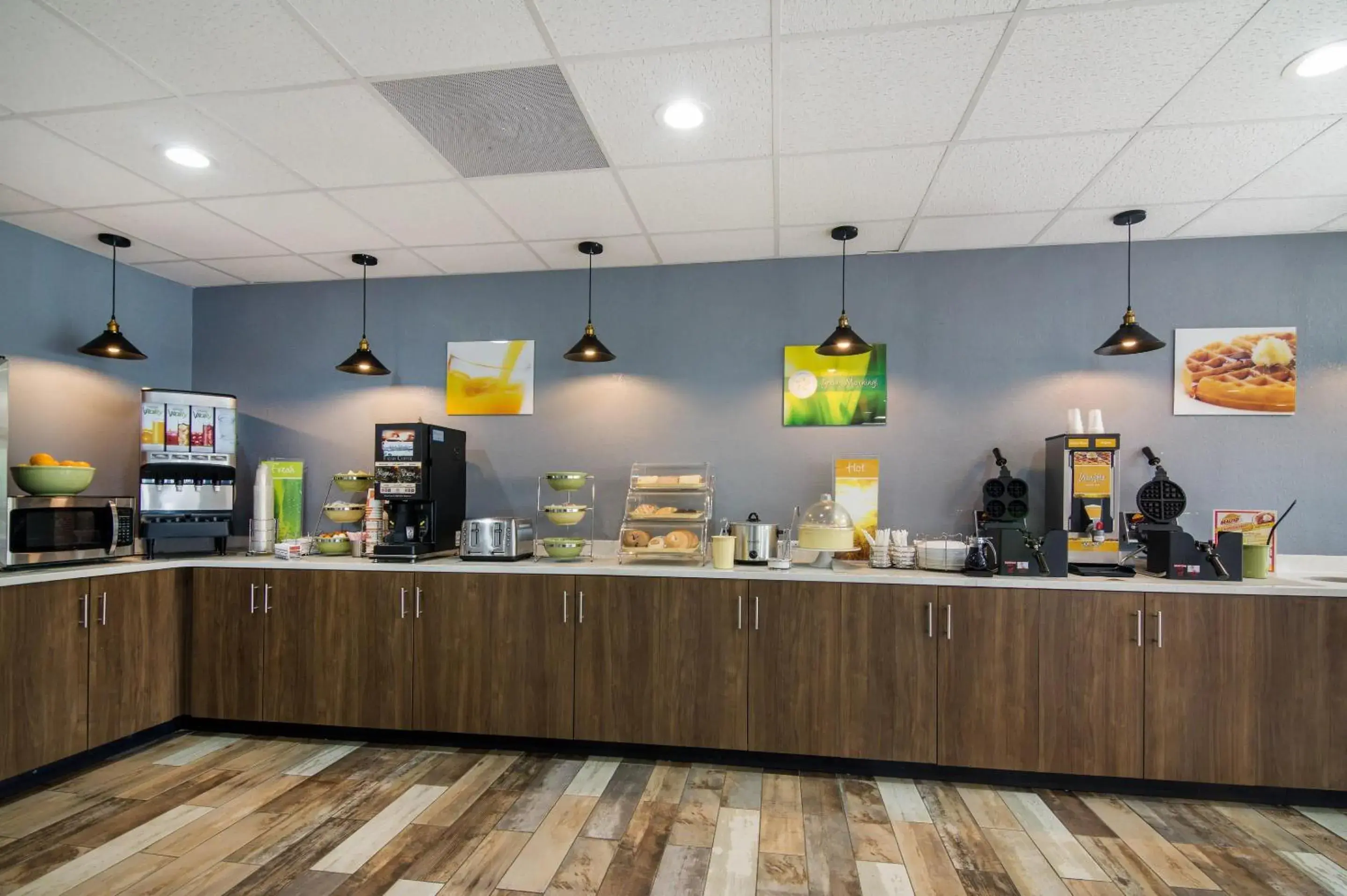 Breakfast in Quality Inn - On The Lake Clarksville-Boydton Breakfast in Quality Inn - On The Lake Clarksville-Boydton