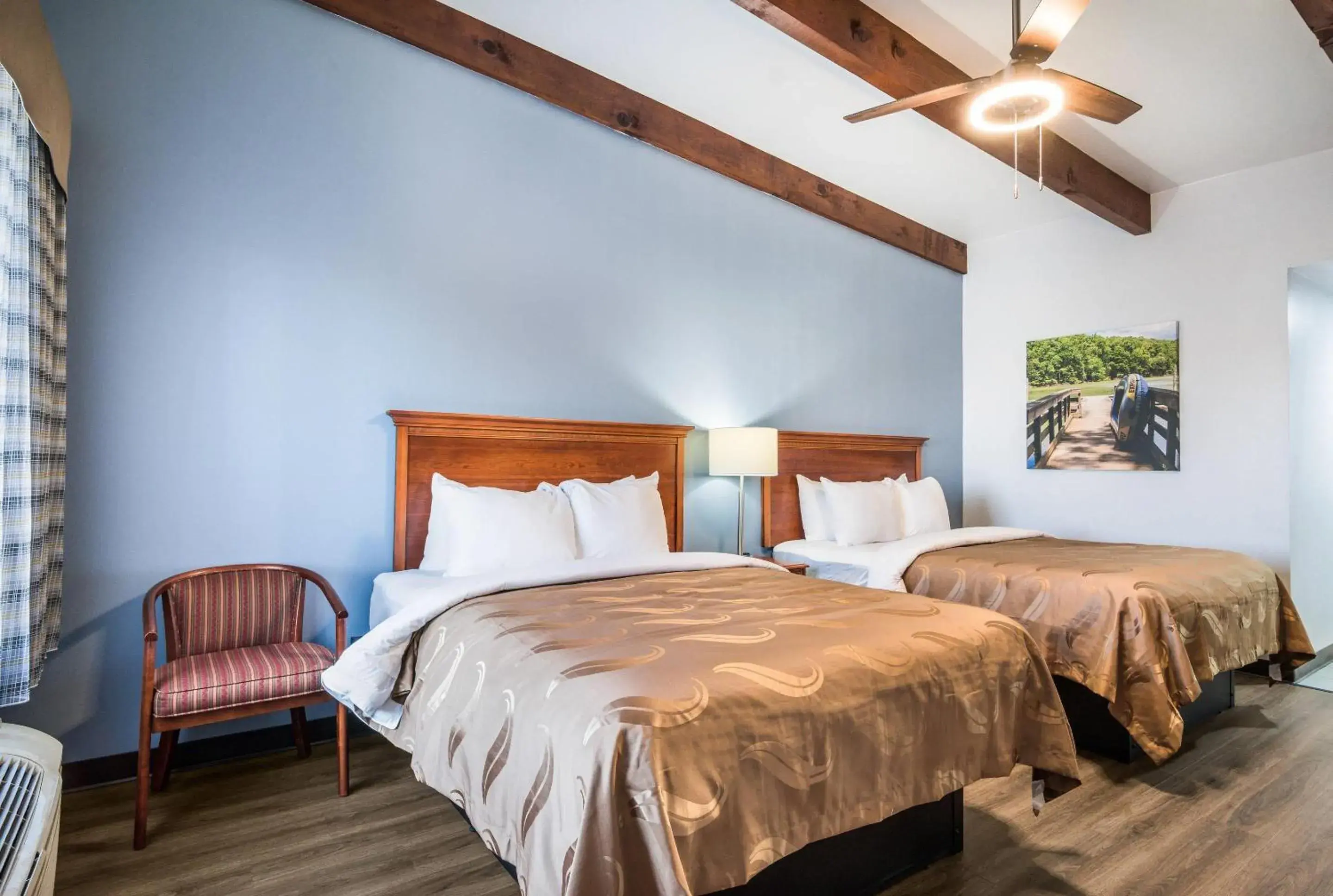 Bedroom, Bed in Quality Inn - On The Lake Clarksville-Boydton Bedroom, Bed in Quality Inn - On The Lake Clarksville-Boydton