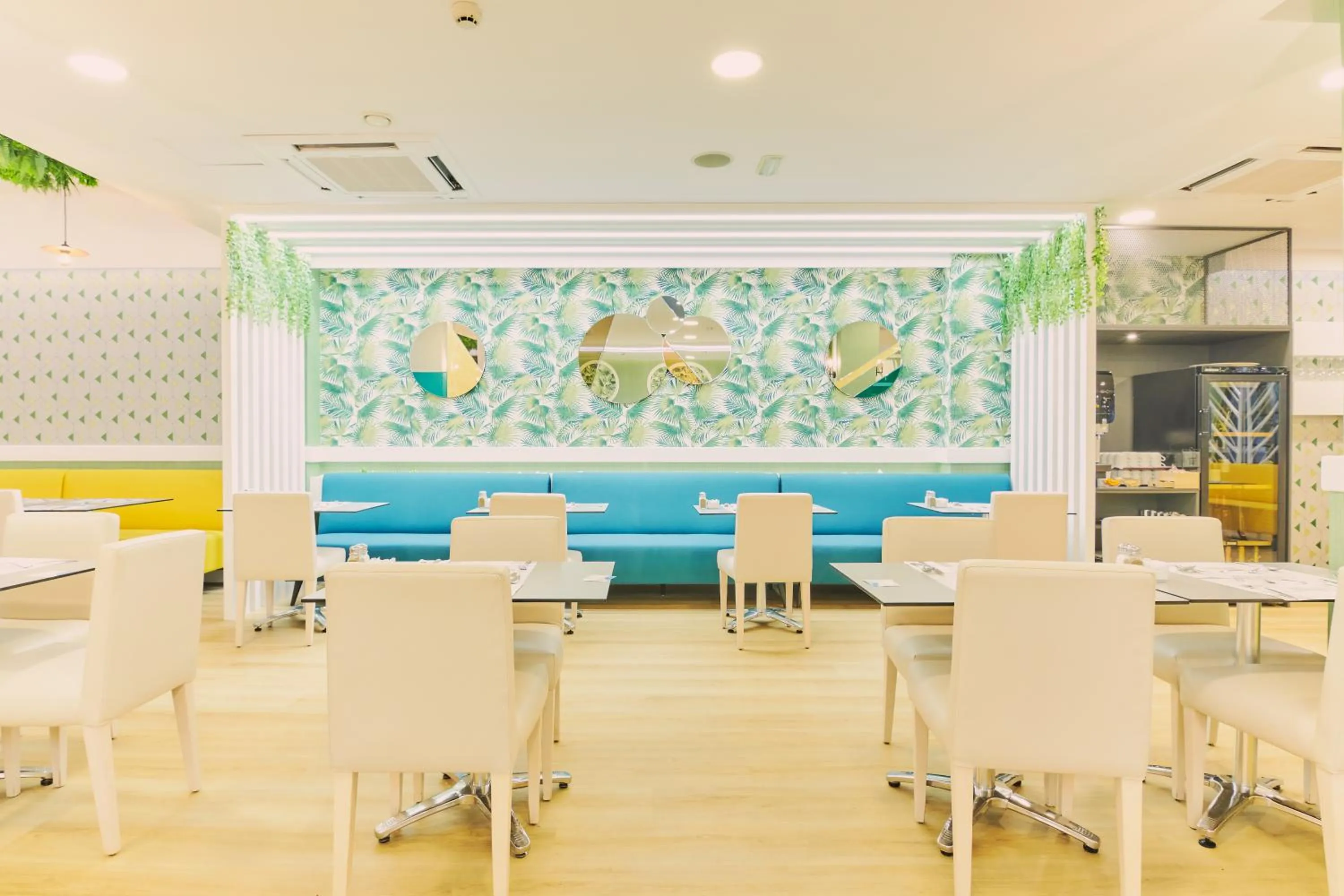 Restaurant/places to eat in Gloria Izaro Club Hotel