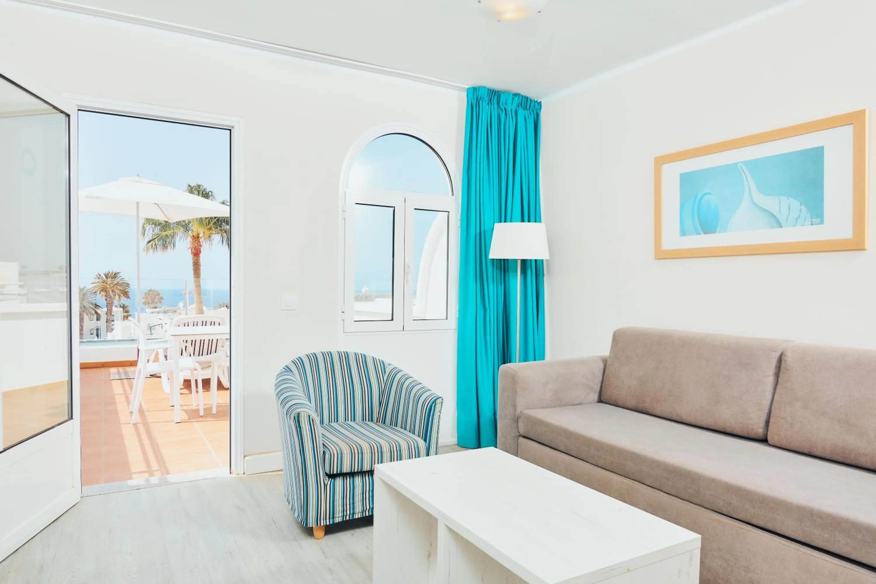 Living room in Gloria Izaro Club Hotel