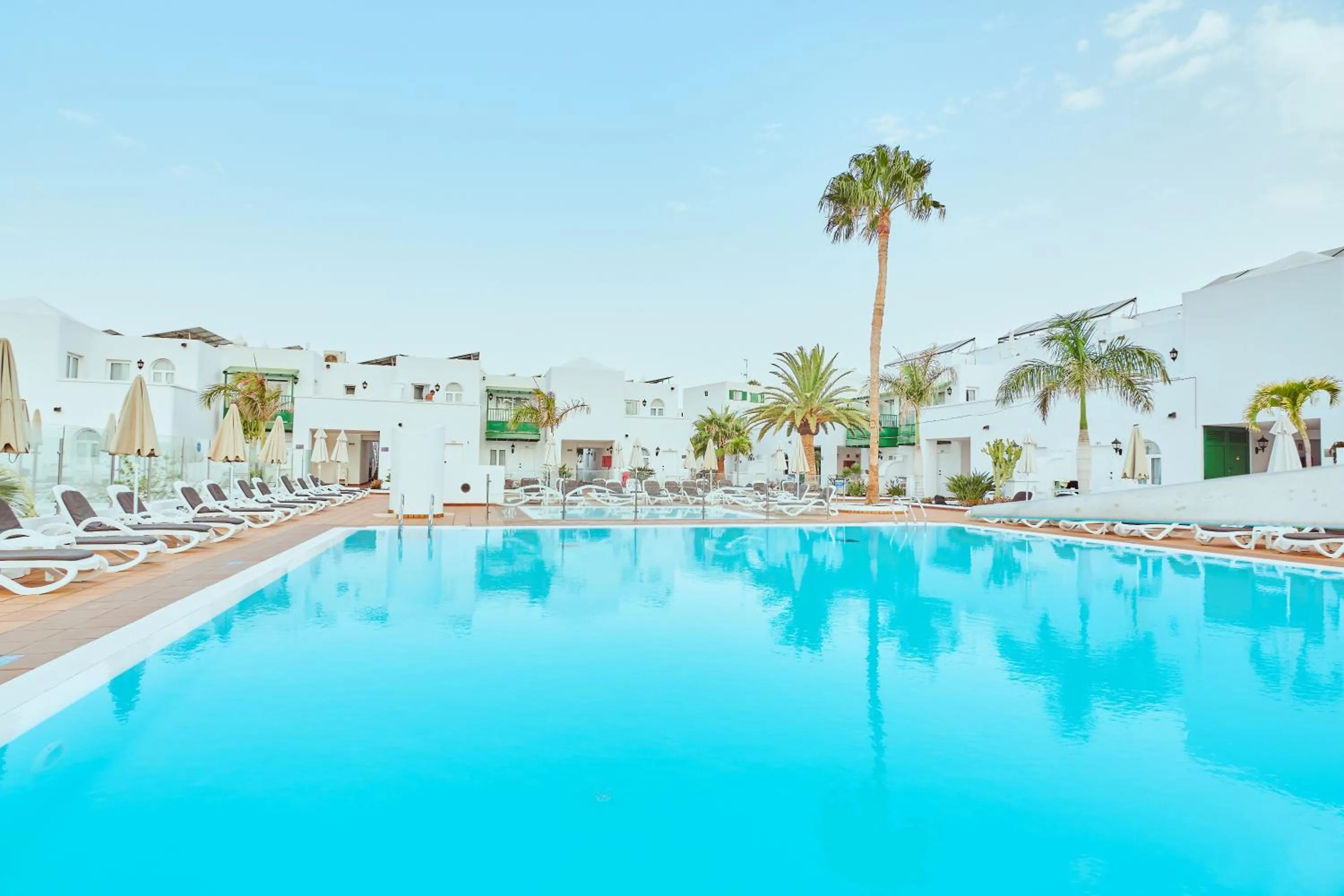 Swimming pool in Gloria Izaro Club Hotel