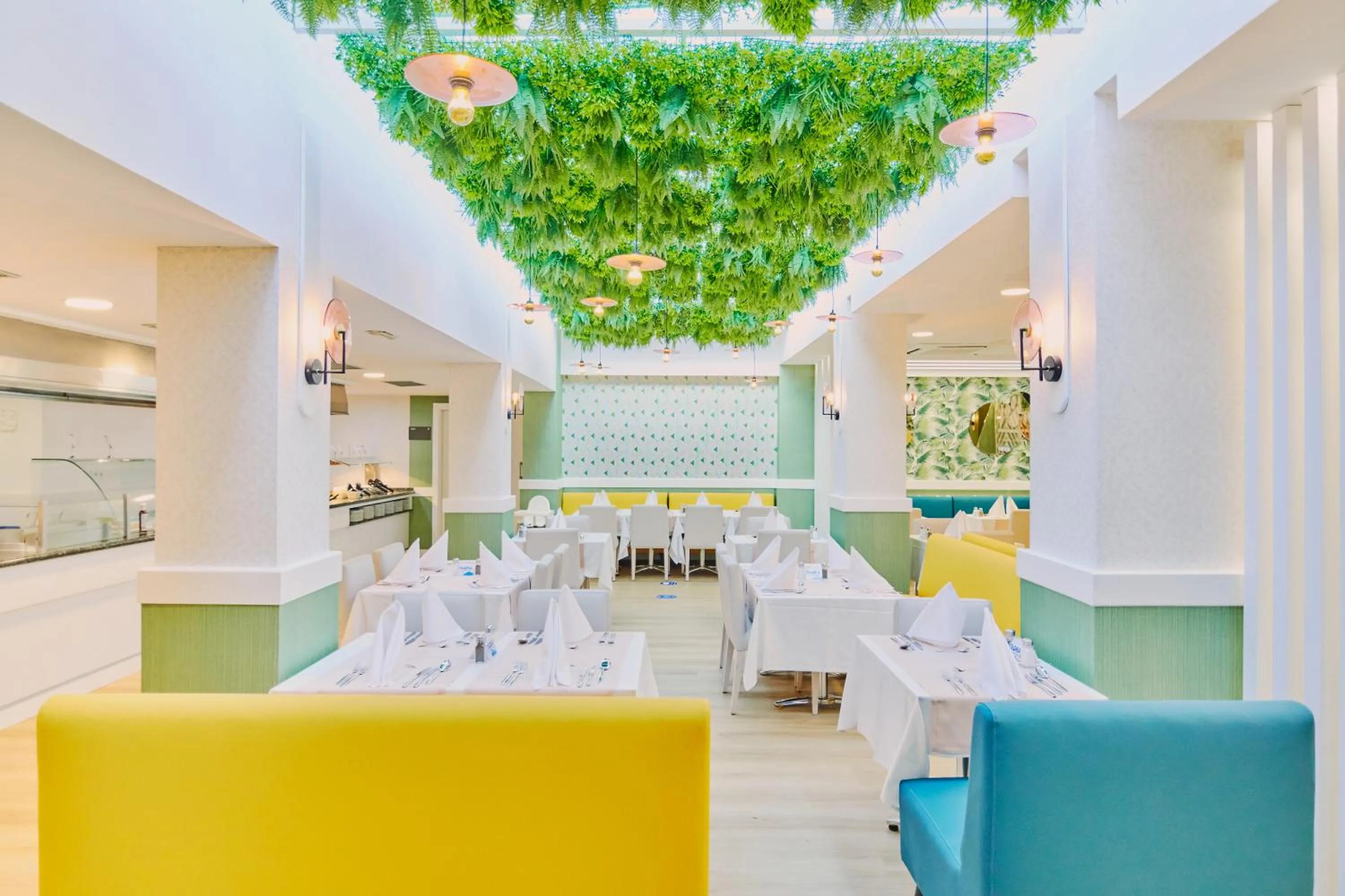 Restaurant/places to eat in Gloria Izaro Club Hotel