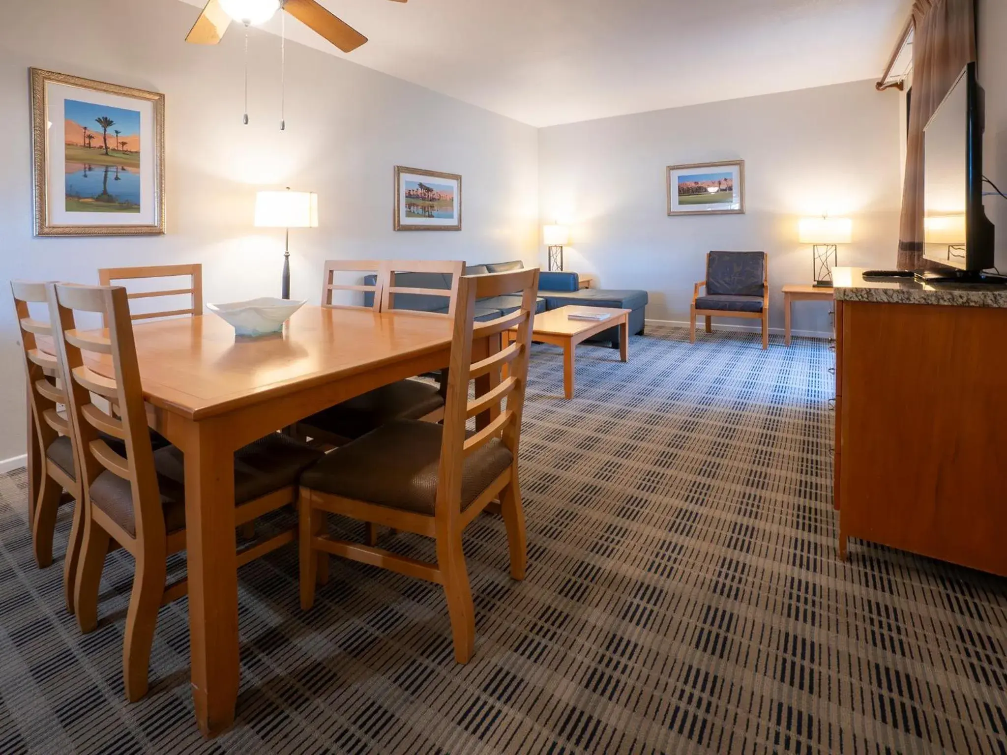 Living room in Vista Mirage Resort Living room in Vista Mirage Resort