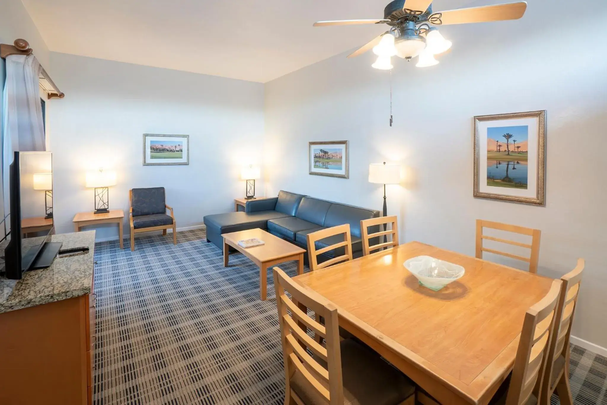 Living room in Vista Mirage Resort Living room in Vista Mirage Resort