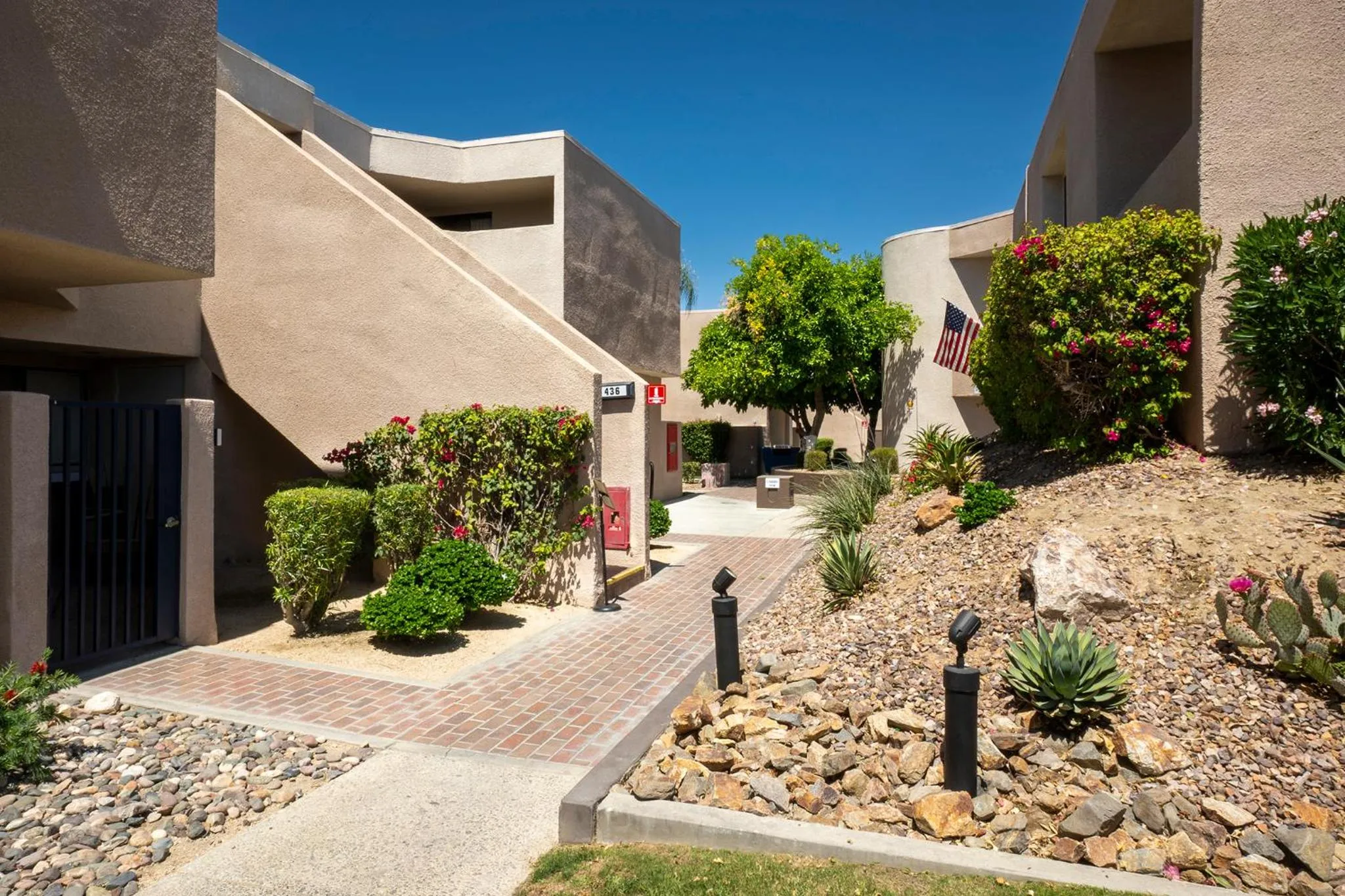 Property building in Vista Mirage Resort