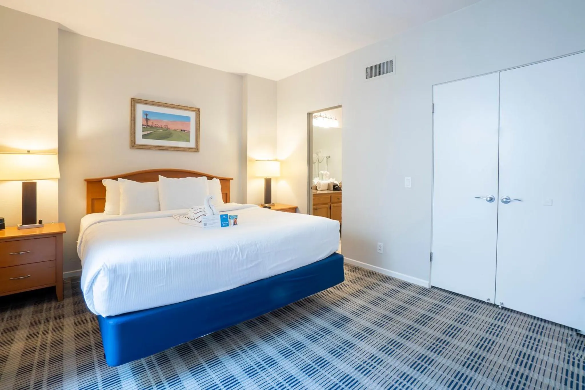 Bedroom, Bed in Vista Mirage Resort