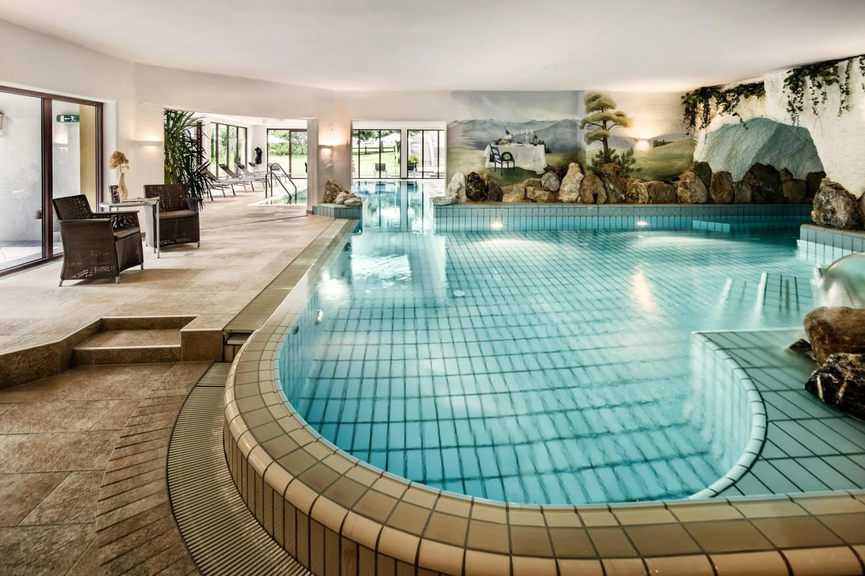 Swimming pool in Brugger's Genießerhotel Lanersbacherhof
