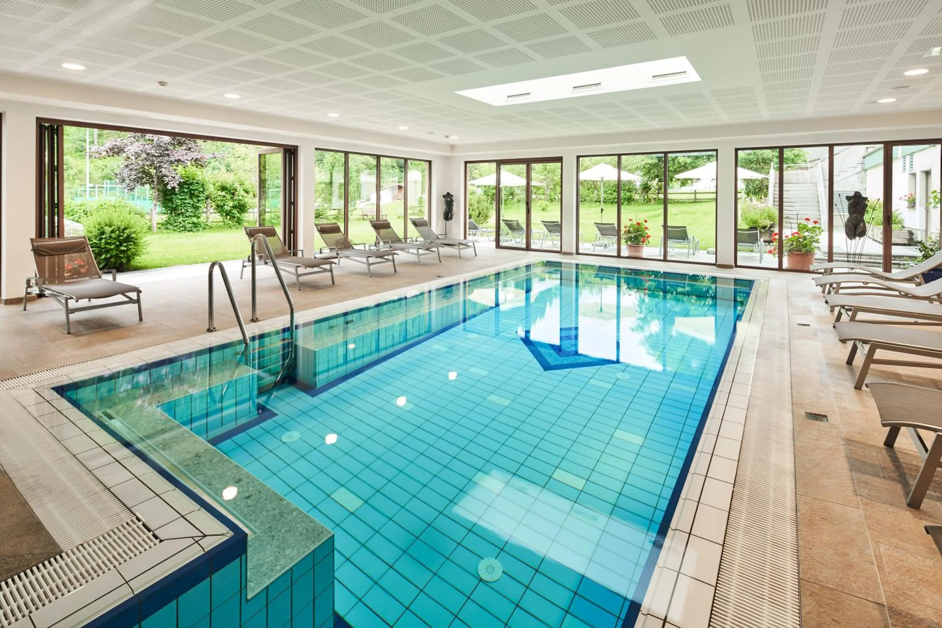 Swimming pool in Brugger's Genießerhotel Lanersbacherhof