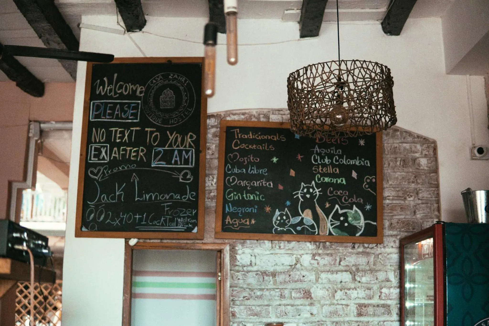 Lounge or bar in Casa Zahri Boutique Hostel