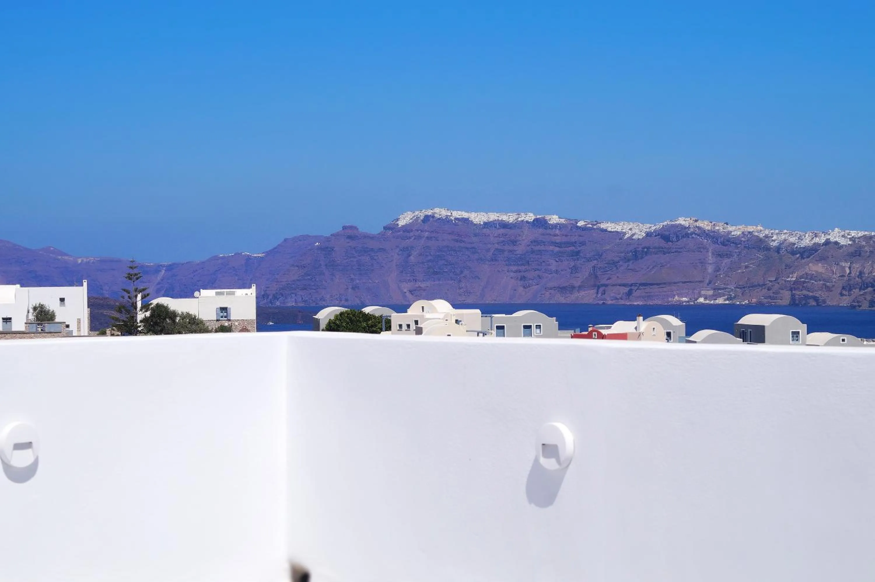 Location in Golden Stone Santorini Suites