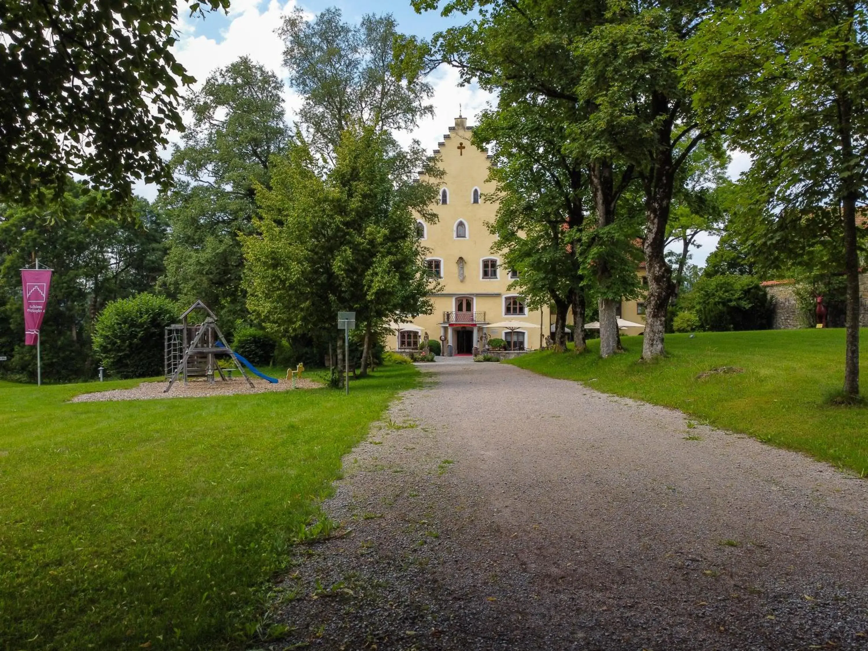 Activities, Garden in Schloss zu Hopferau