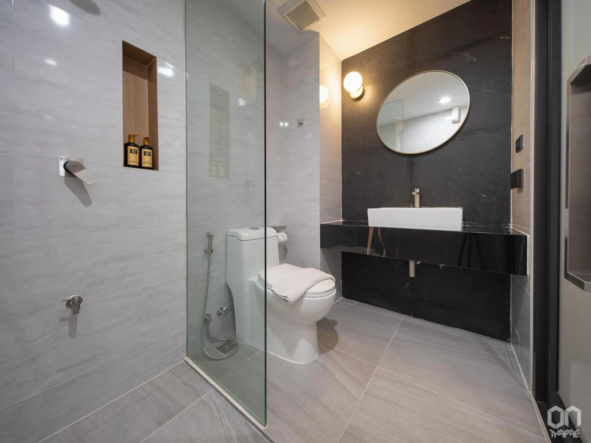 Shower in ON Thapae Gate Chiangmai