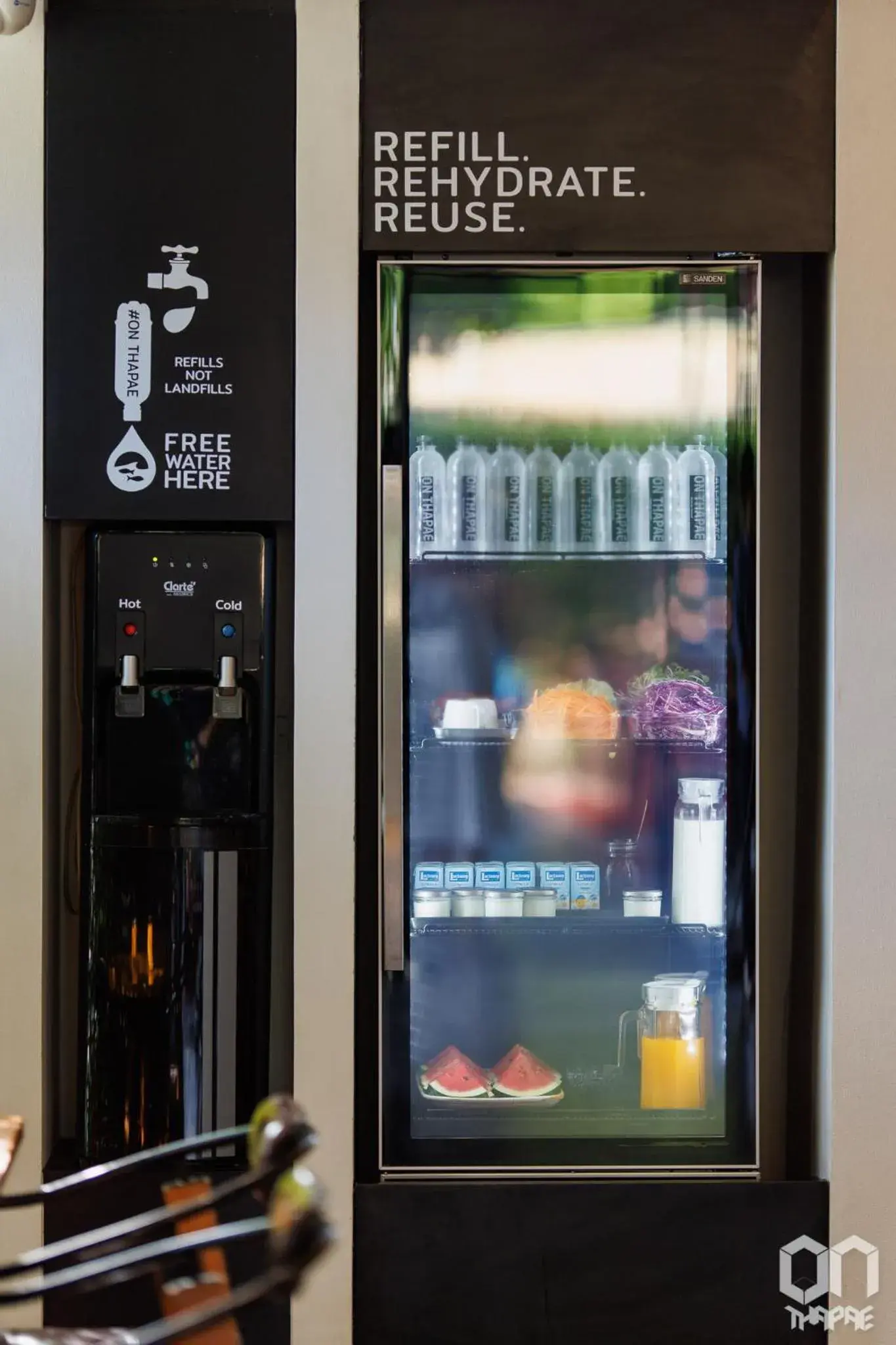 Food and drinks in ON Thapae Gate Chiangmai Food and drinks in ON Thapae Gate Chiangmai