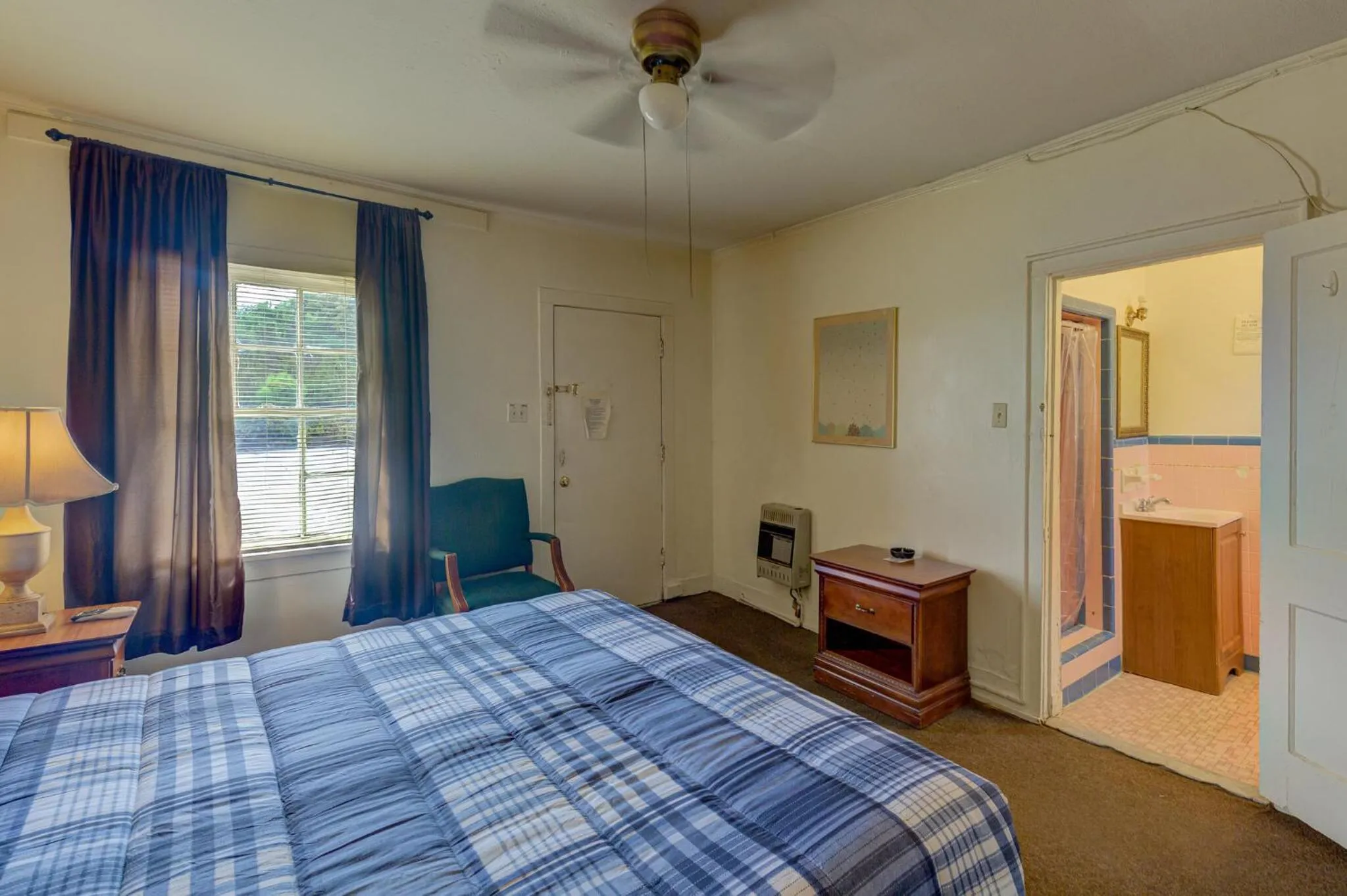 Photo of the whole room in ASAM HOTEL