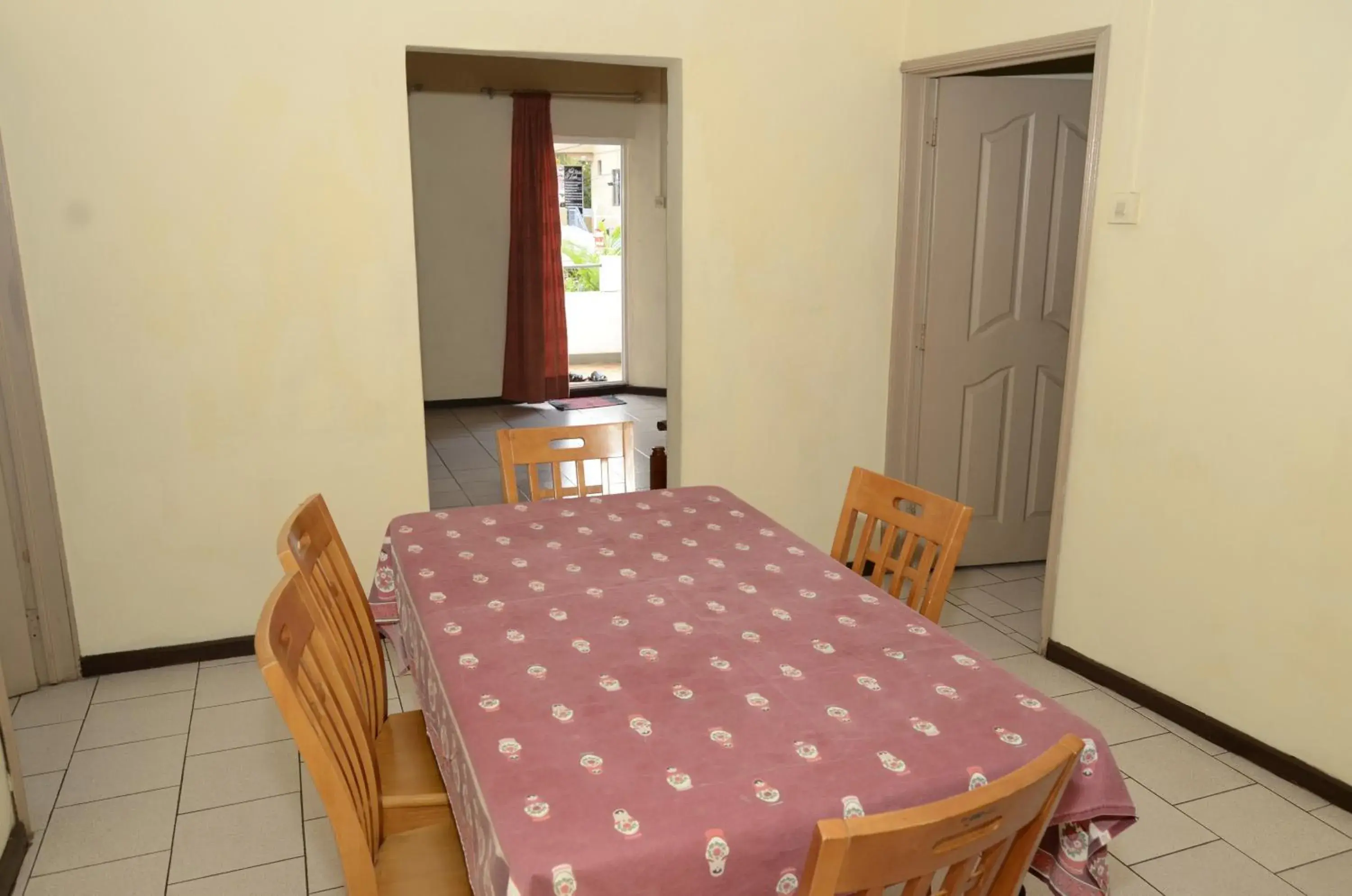 Three-Bedroom Apartment in Dookee House Three-Bedroom Apartment in Dookee House