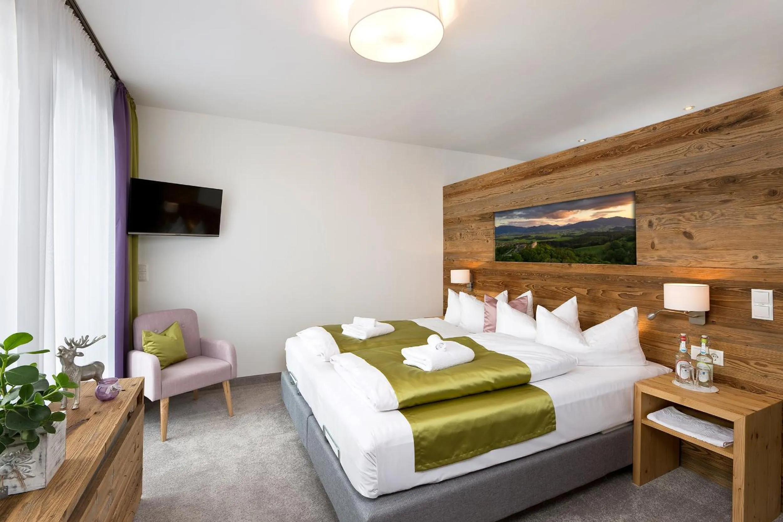 Bedroom, Bed in Landhotel Gockelwirt