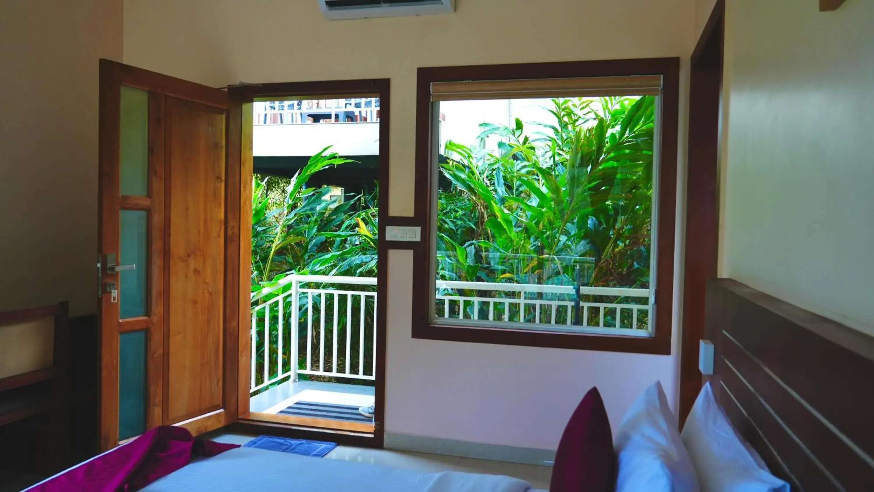 Bedroom, Bed in Aveda Munnar Mountains and Mist Bedroom, Bed in Aveda Munnar Mountains and Mist