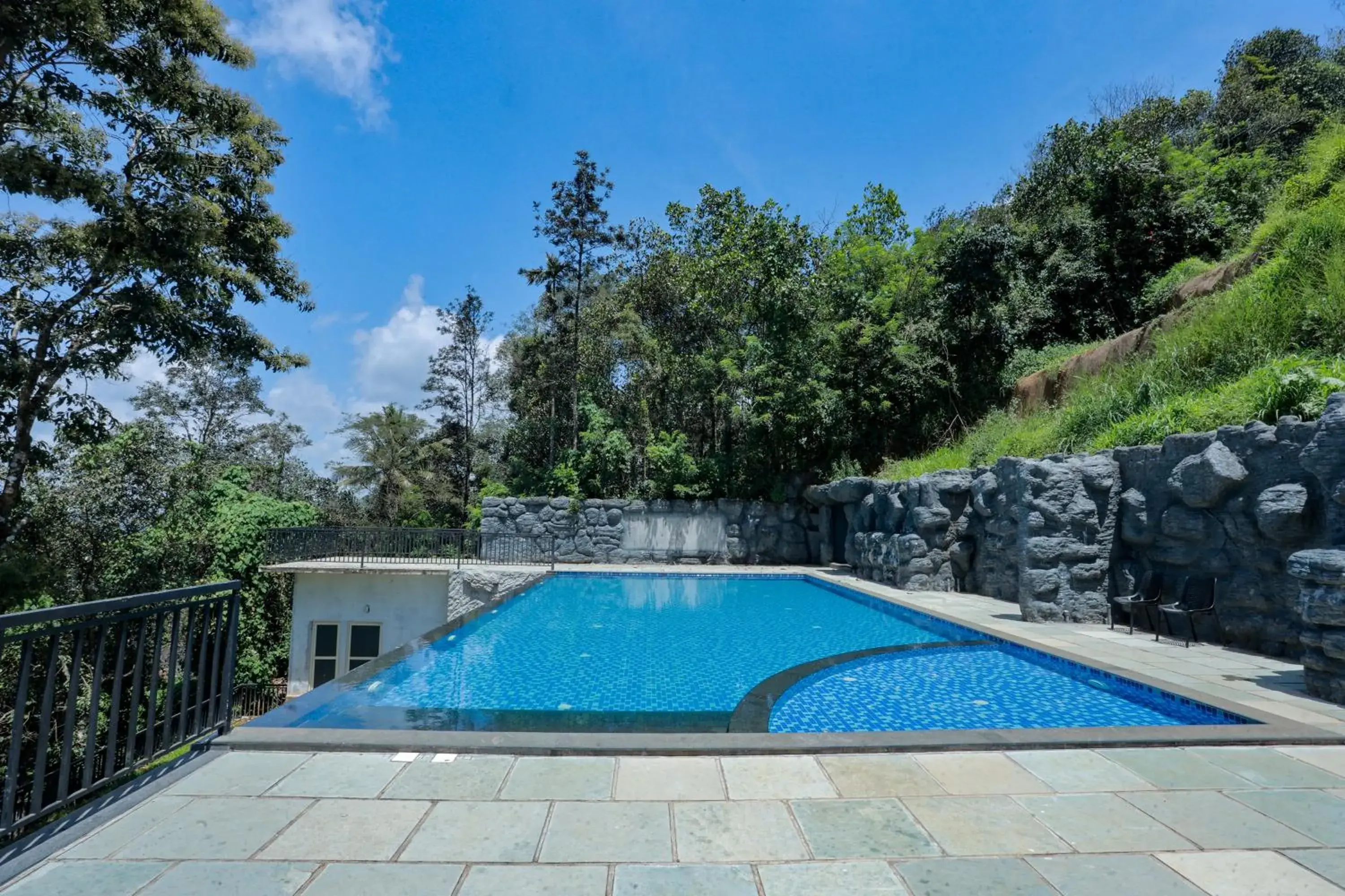Swimming pool in Aveda Munnar Mountains and Mist Swimming pool in Aveda Munnar Mountains and Mist
