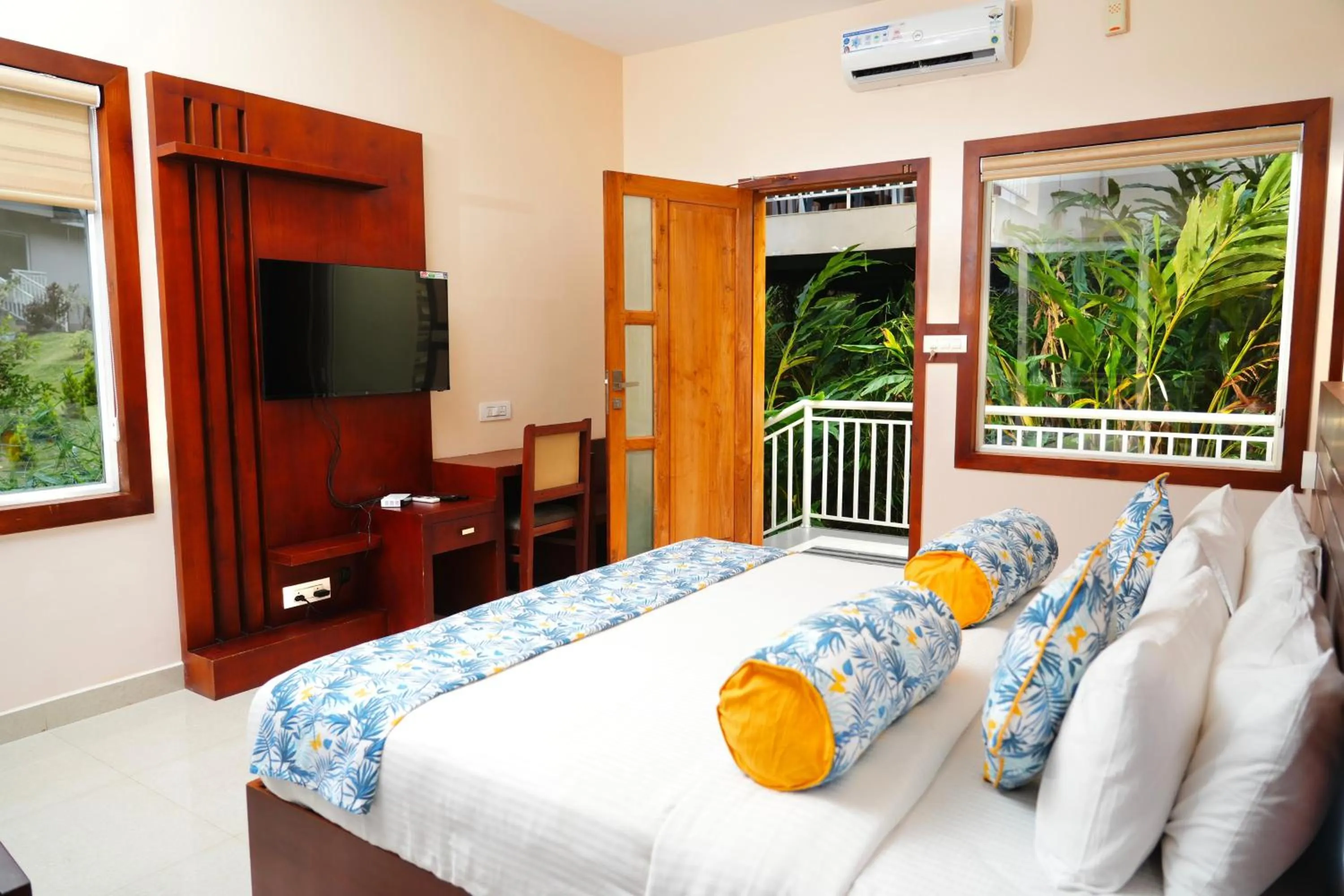 Bed in Aveda Munnar Mountains and Mist