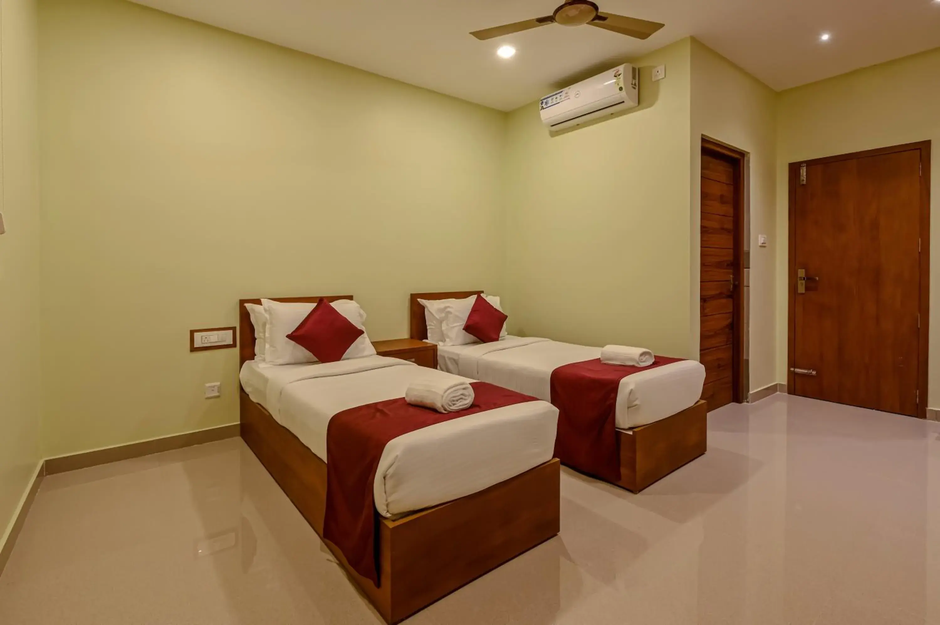 Photo of the whole room, Bed in Aveda Munnar Mountains and Mist Photo of the whole room, Bed in Aveda Munnar Mountains and Mist