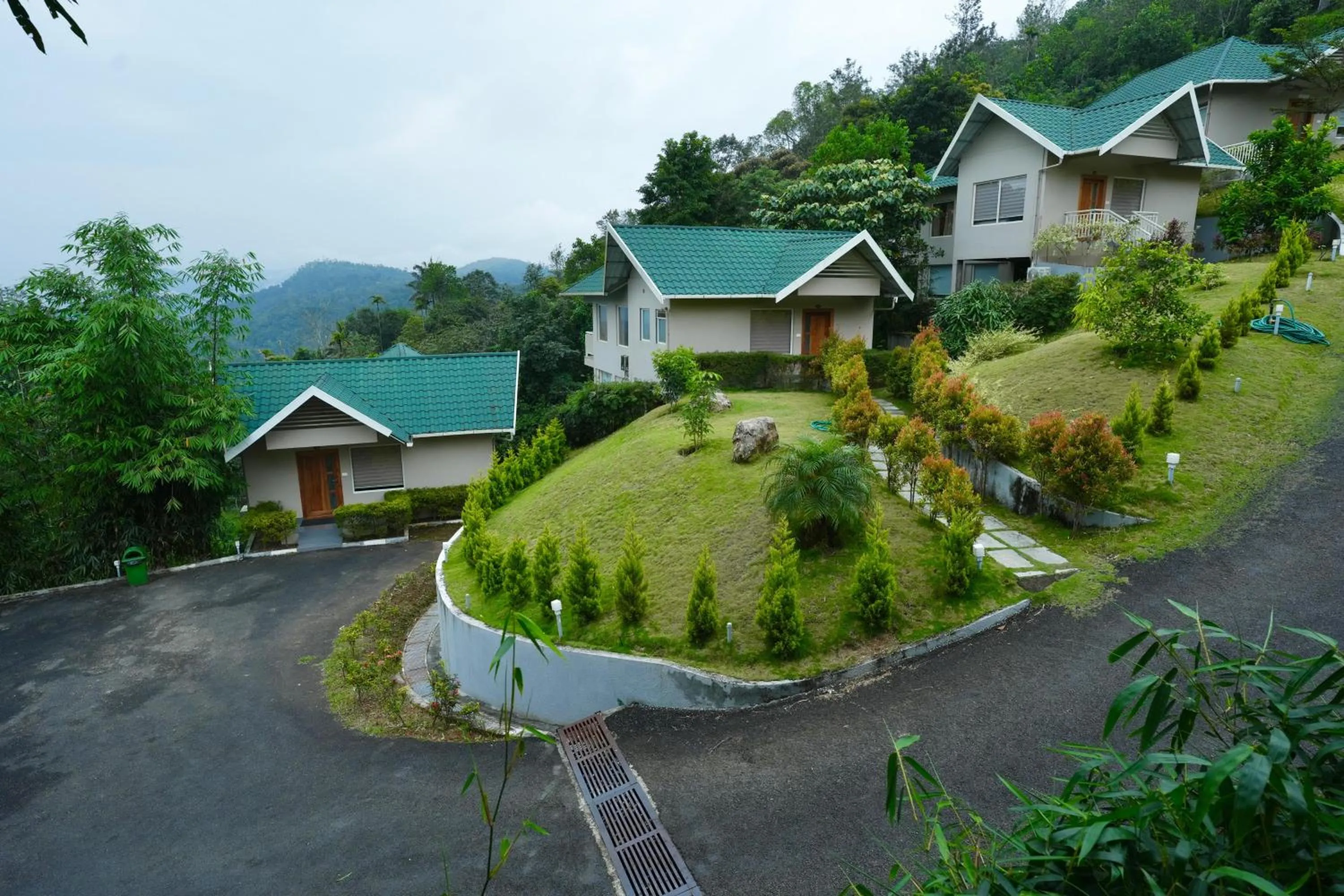 Mountain view in Aveda Munnar Mountains and Mist