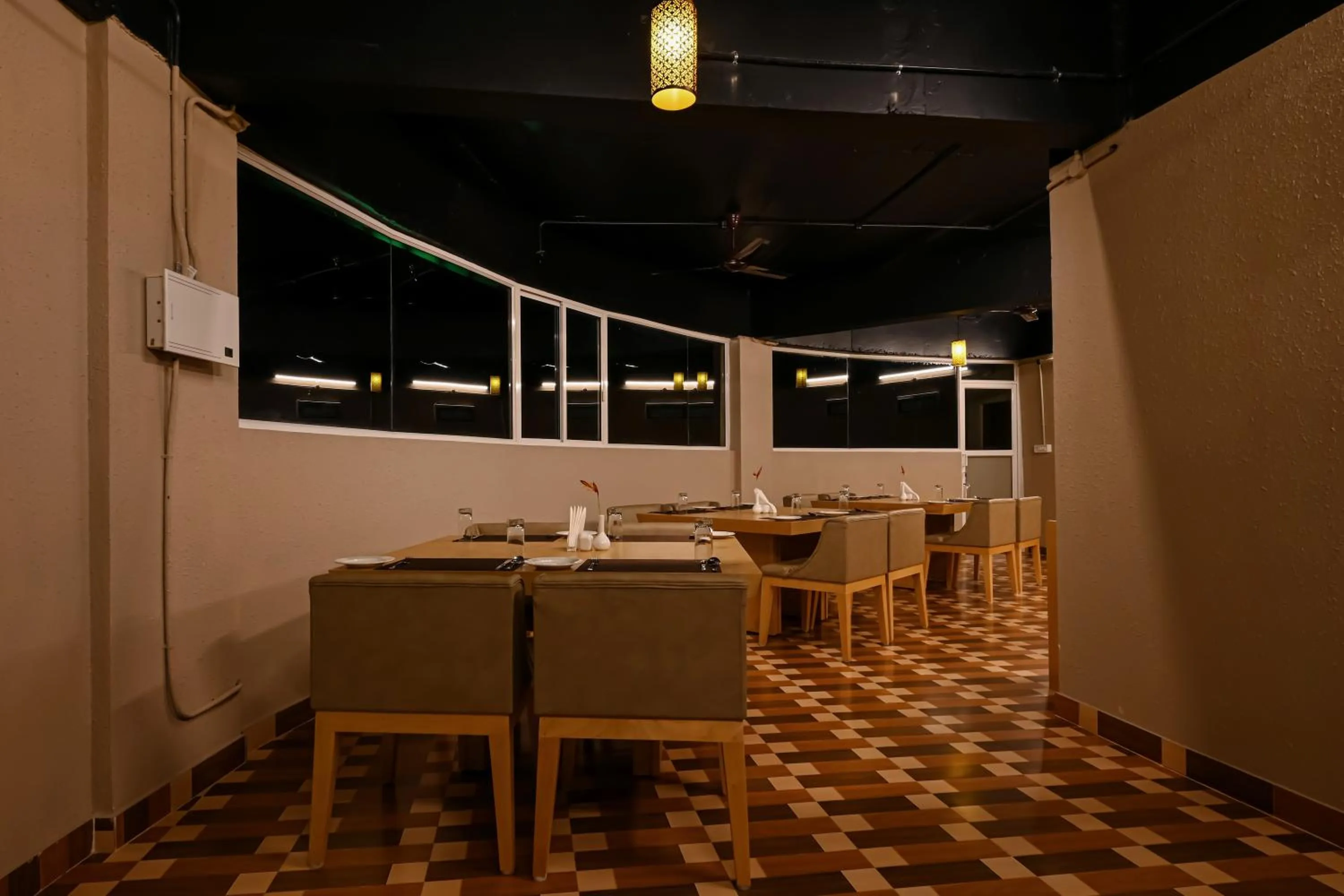 Restaurant/places to eat in Aveda Munnar Mountains and Mist