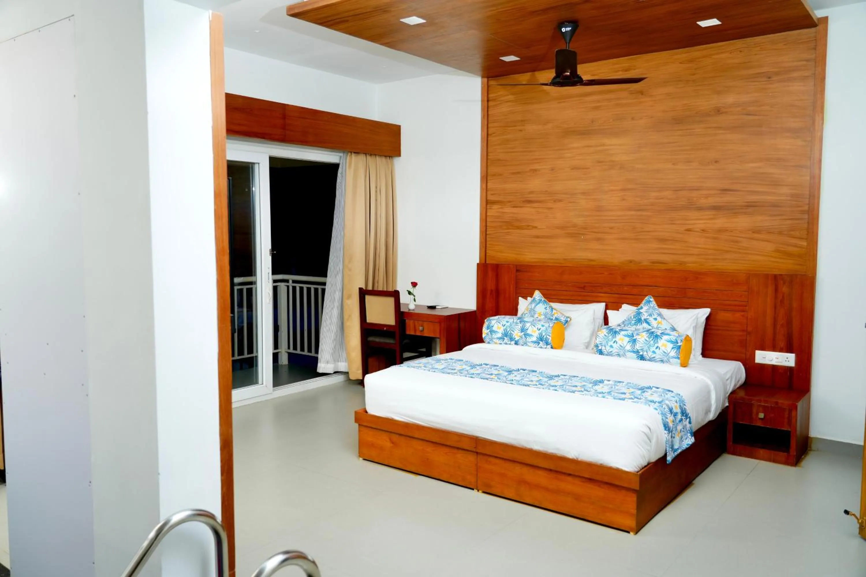 Bed in Aveda Munnar Mountains and Mist