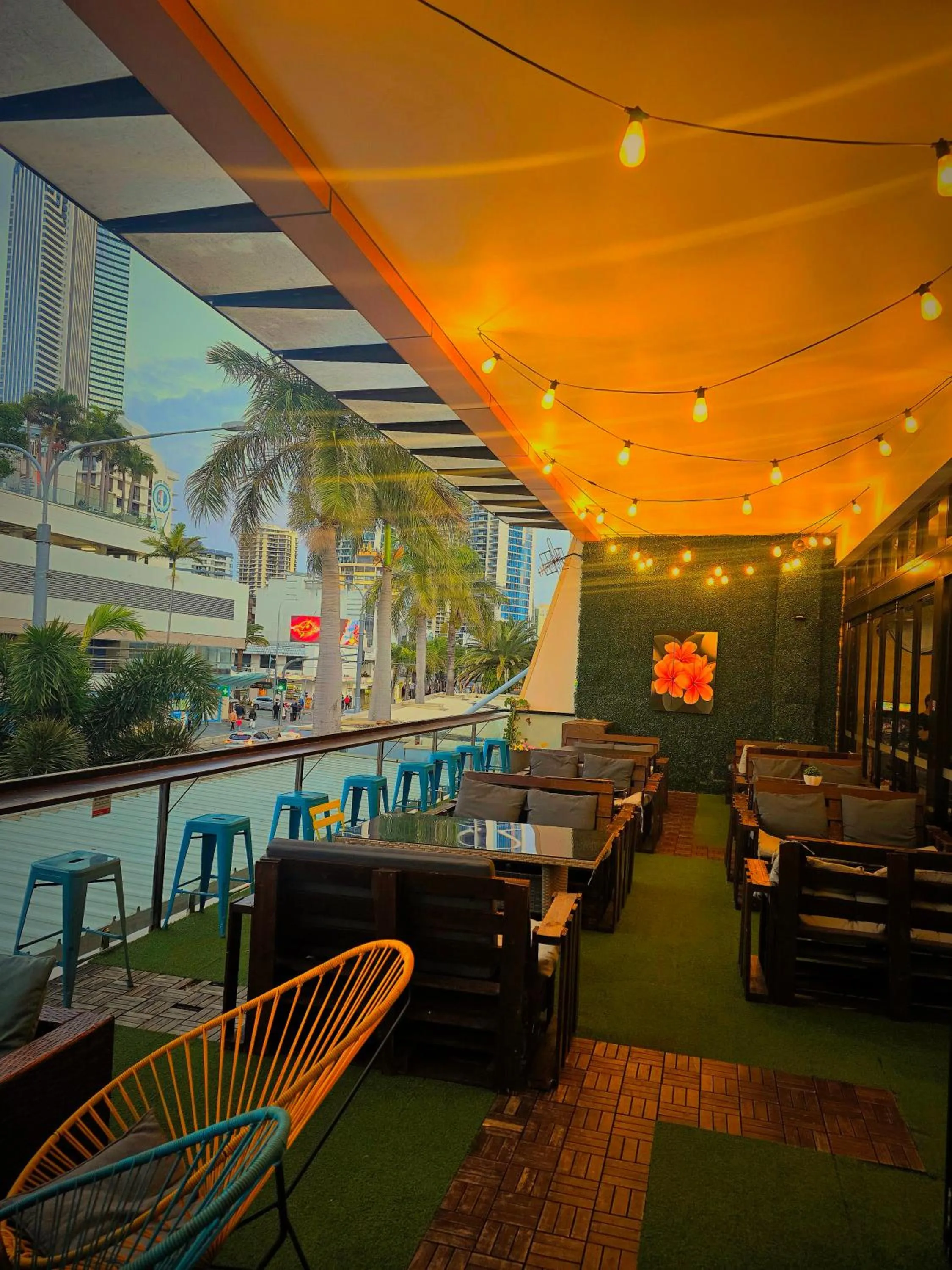Seating area in Tequila Sunrise Hostel Surfers Paradise