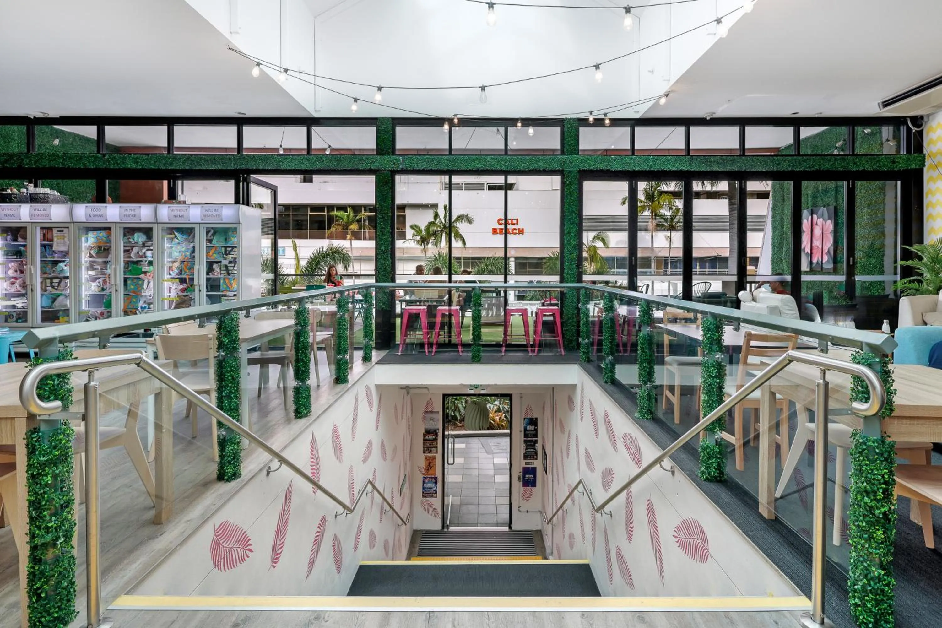 Living room in Tequila Sunrise Hostel Surfers Paradise
