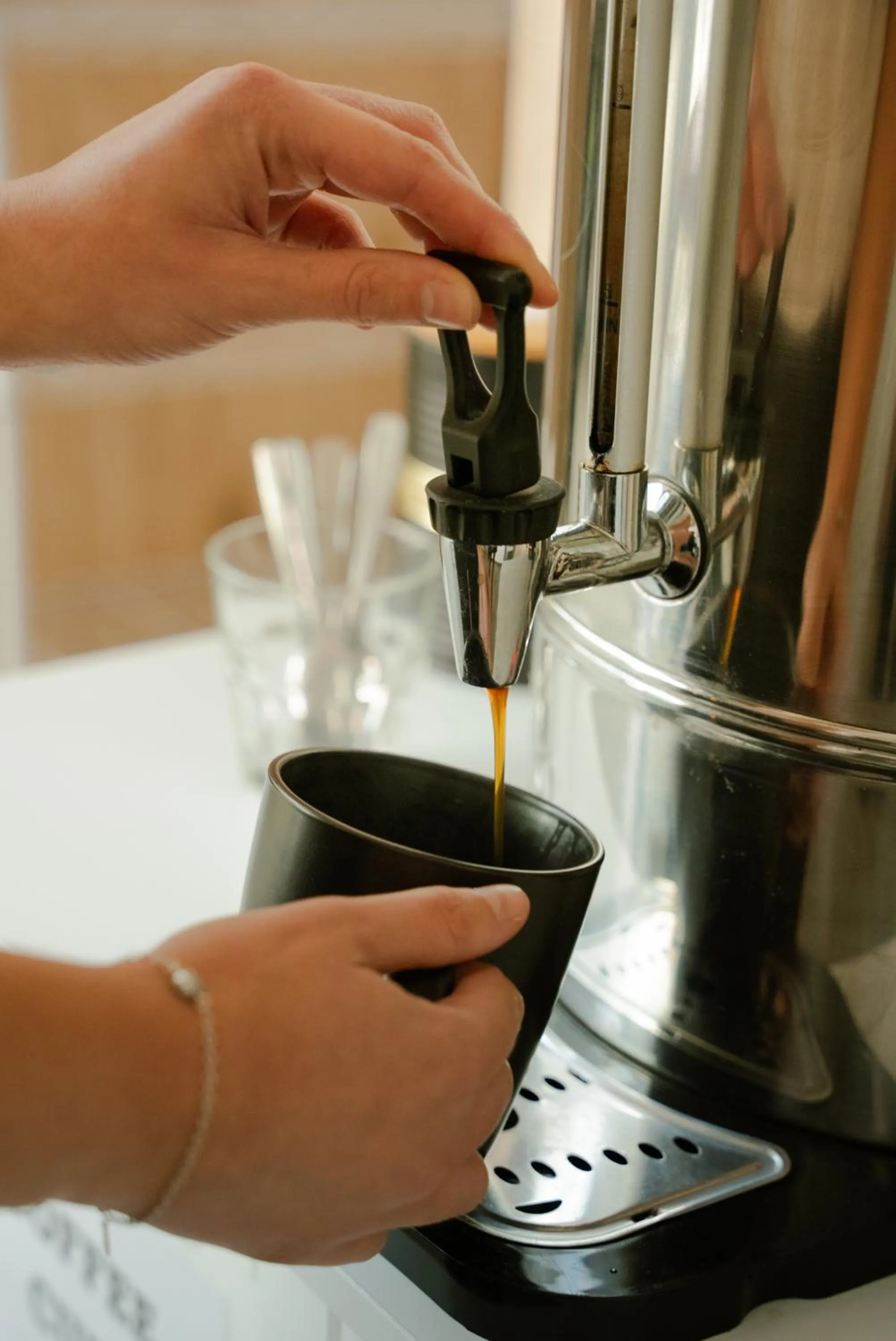 Coffee/tea facilities in Tequila Sunrise Hostel Surfers Paradise