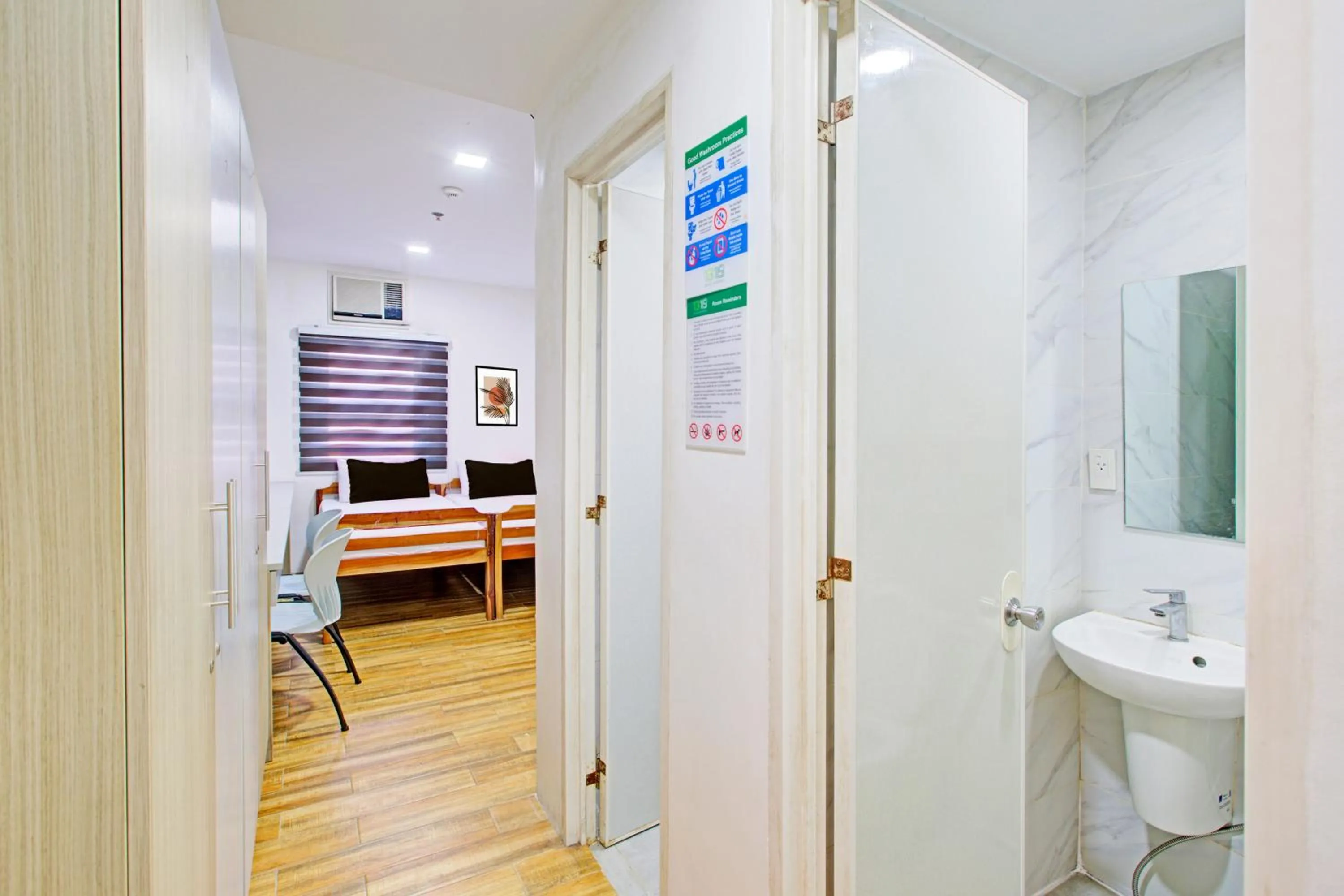 Bathroom in Collection O Metro Manila near University Belt formerly 1318 Residences