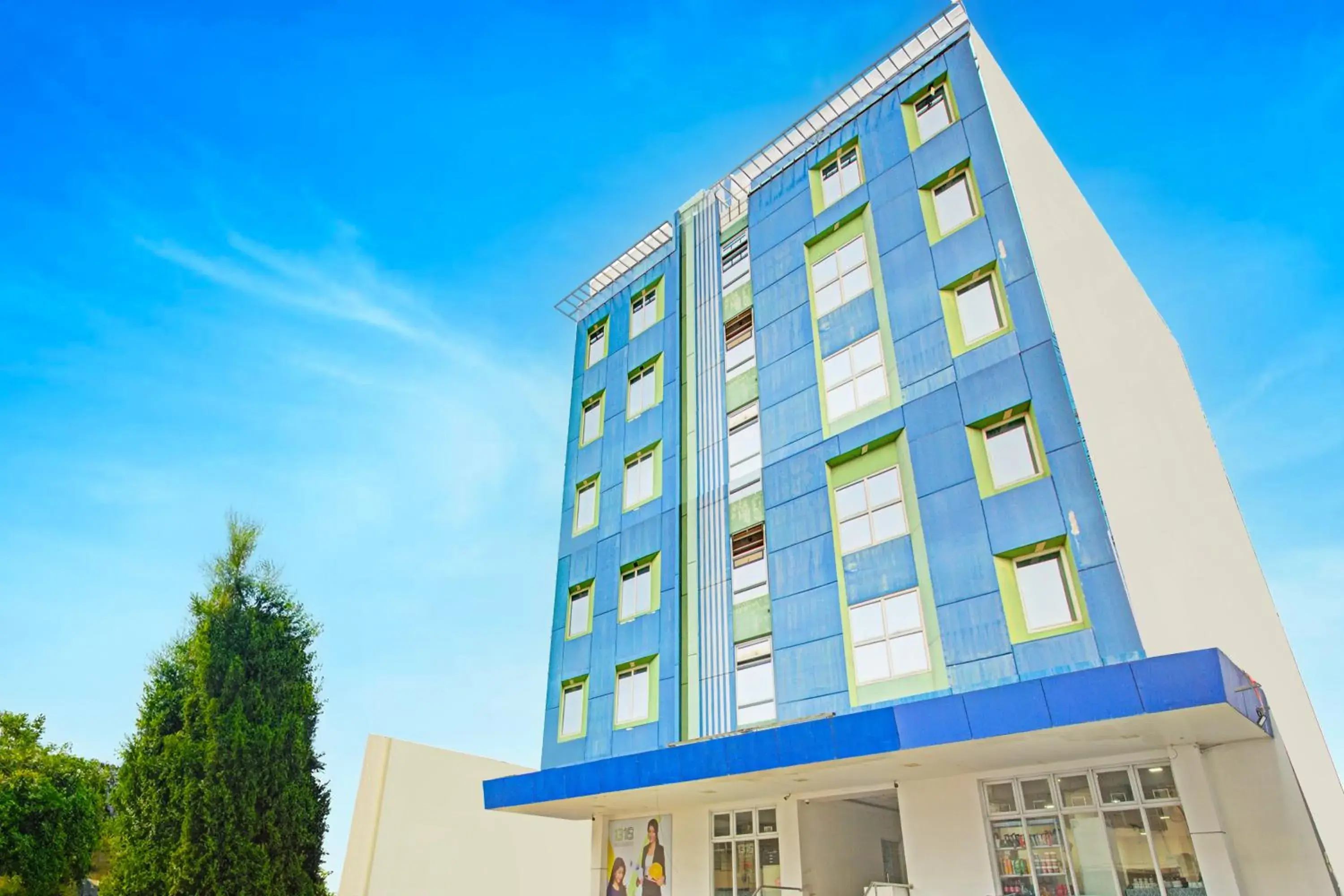 Property building in Collection O Metro Manila near University Belt formerly 1318 Residences Property building in Collection O Metro Manila near University Belt formerly 1318 Residences