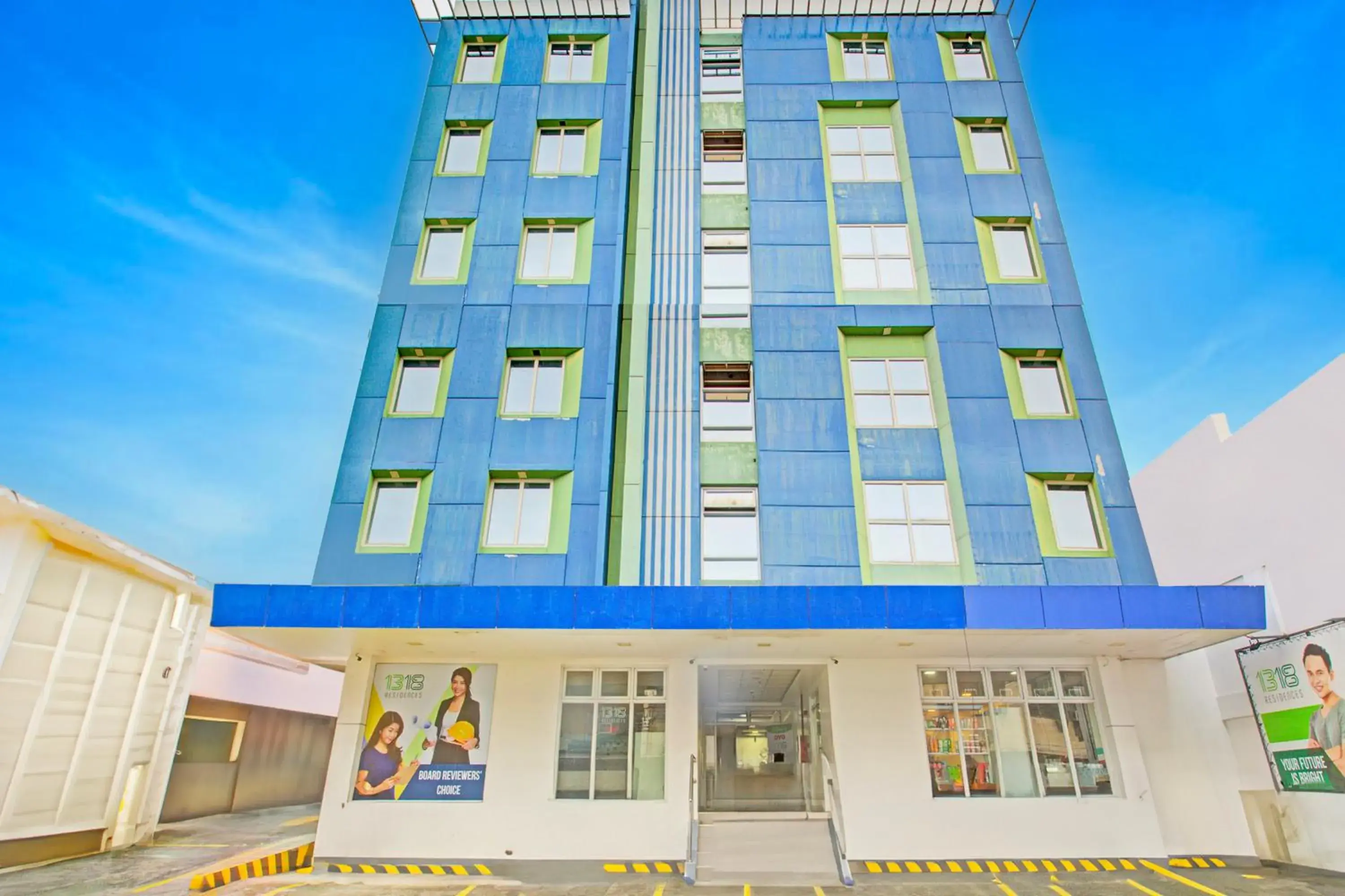 Property building in Collection O Metro Manila near University Belt formerly 1318 Residences Property building in Collection O Metro Manila near University Belt formerly 1318 Residences