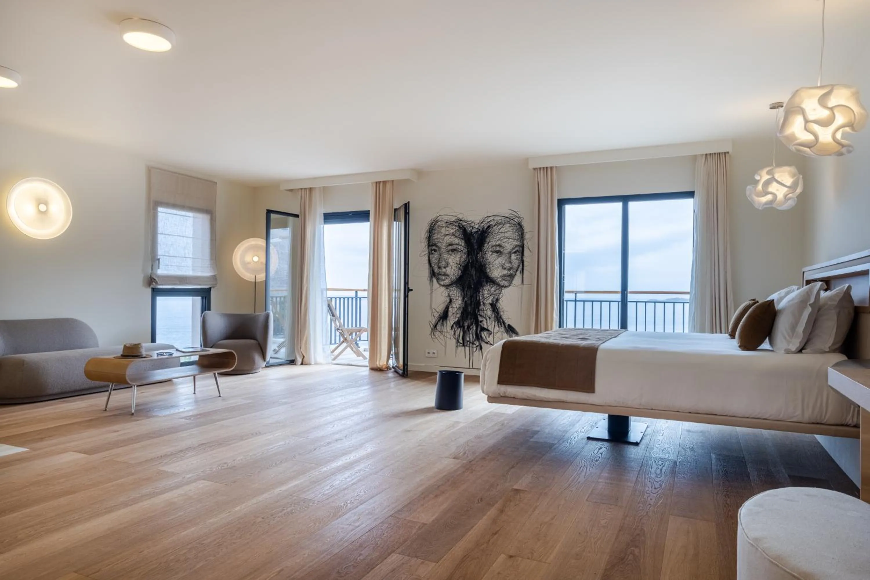 Living room, Bed in Hotel & Spa Kasano Calvi - Handwritten Collection