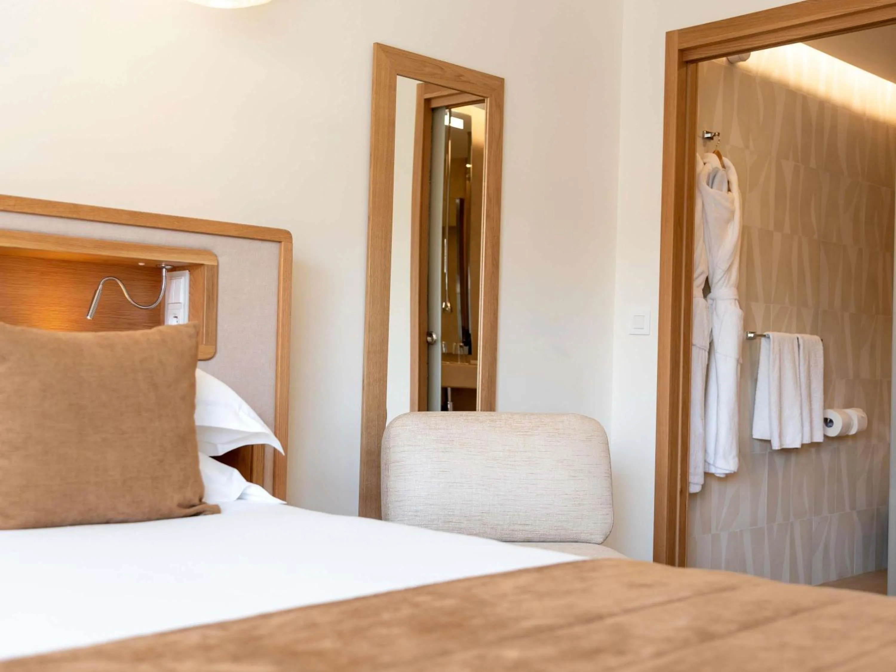 Bedroom, Bed in Hotel & Spa Kasano Calvi - Handwritten Collection