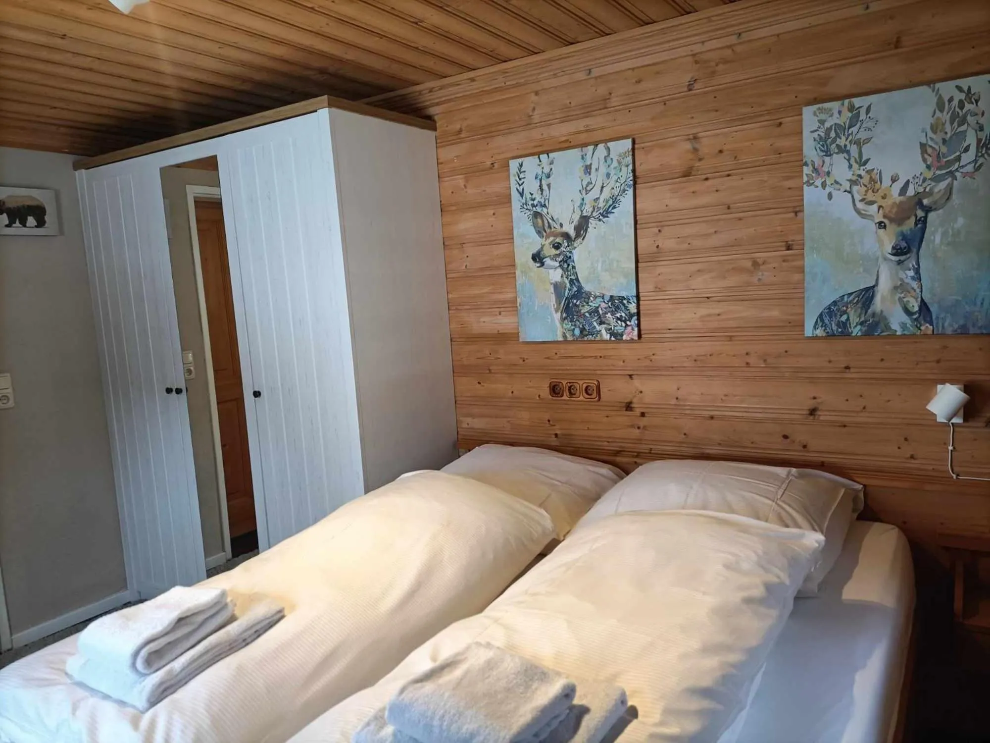 Bed in Pension & Ferienwohnungen Haus Edelweiß