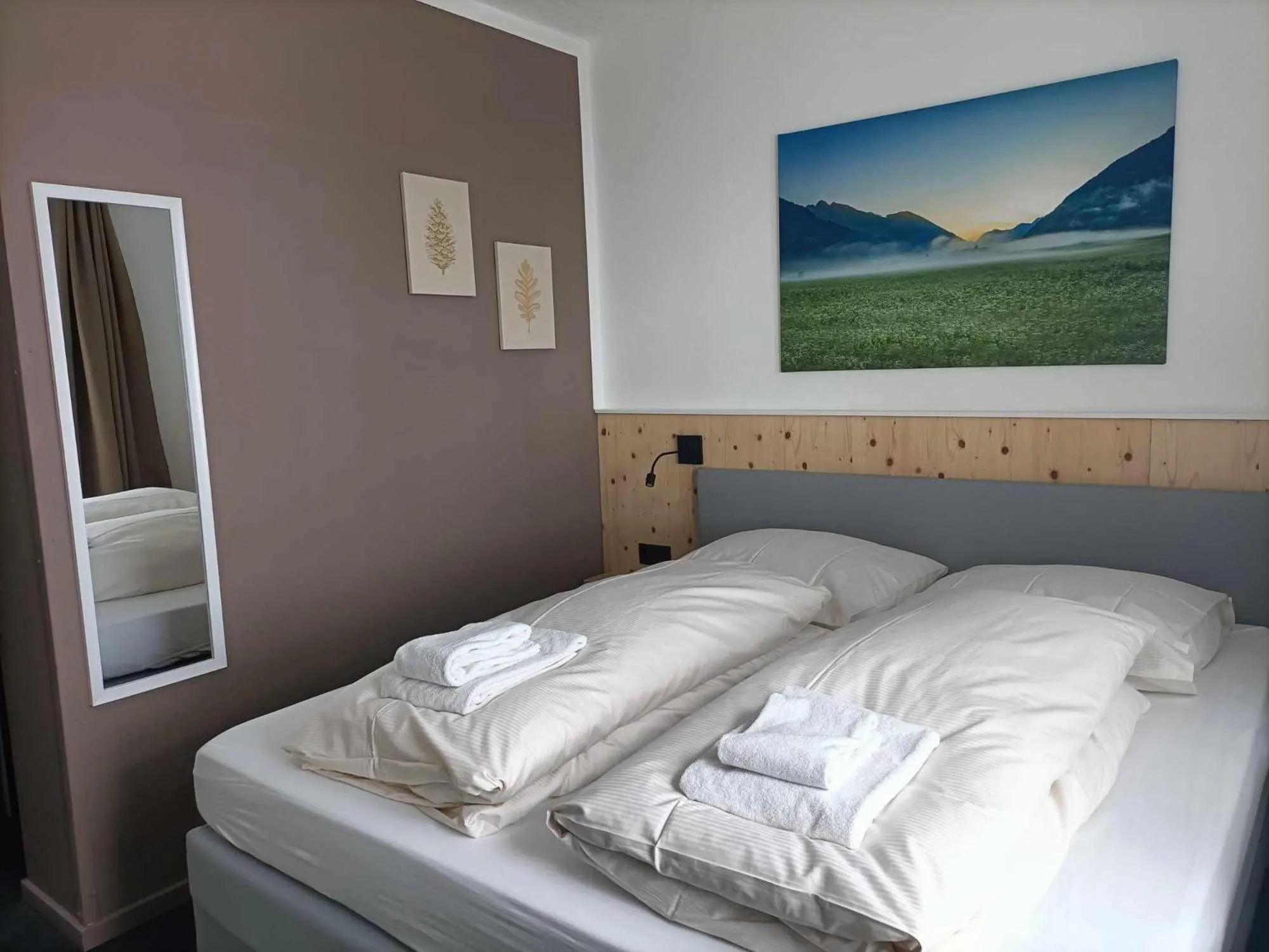 Bed in Pension & Ferienwohnungen Haus Edelweiß