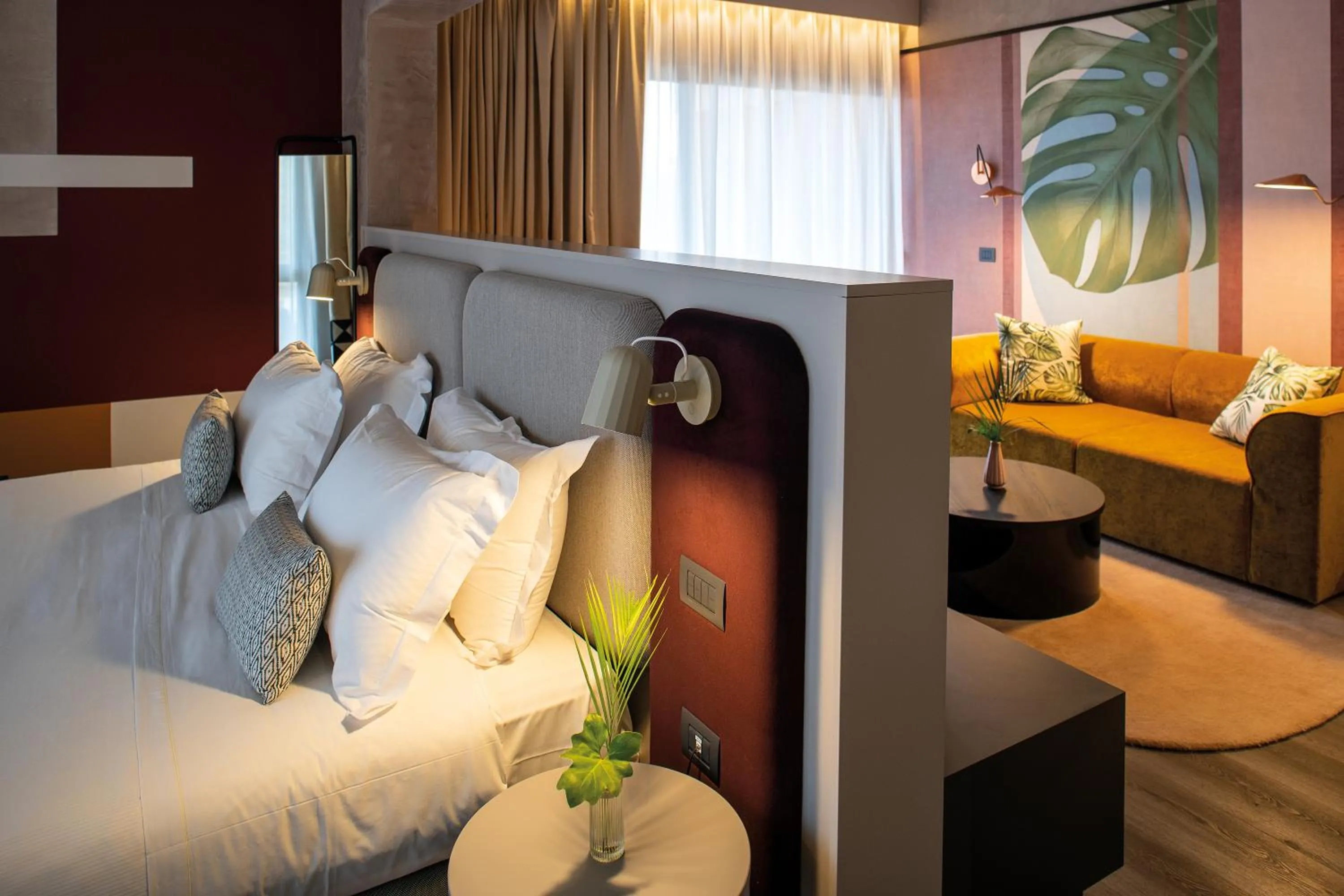 Living room, Bed in Hotel Villa Pamphili Roma