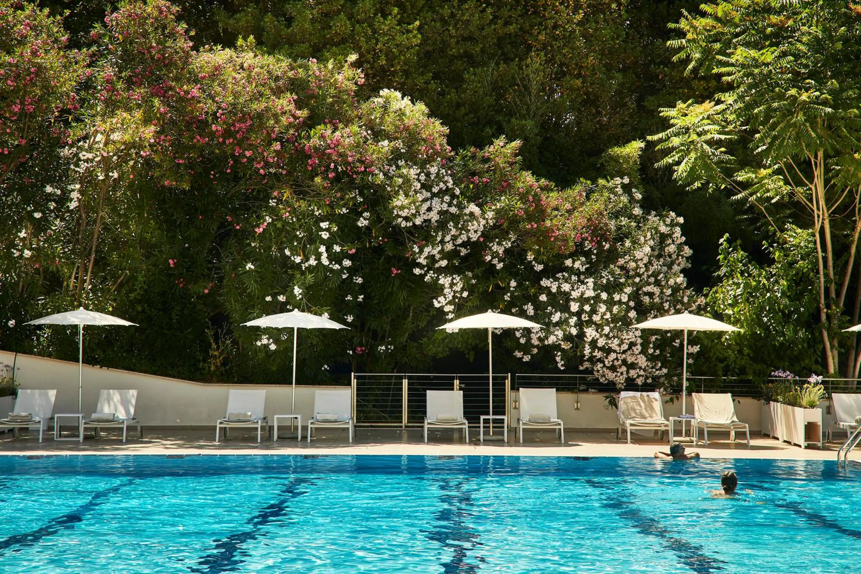 Swimming pool in Hotel Villa Pamphili Roma