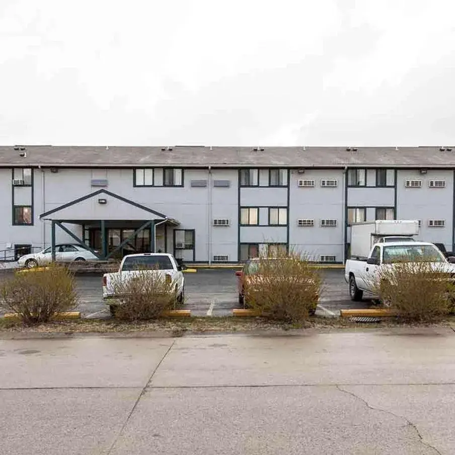 Property building in Oak Grove Inn Property building in Oak Grove Inn