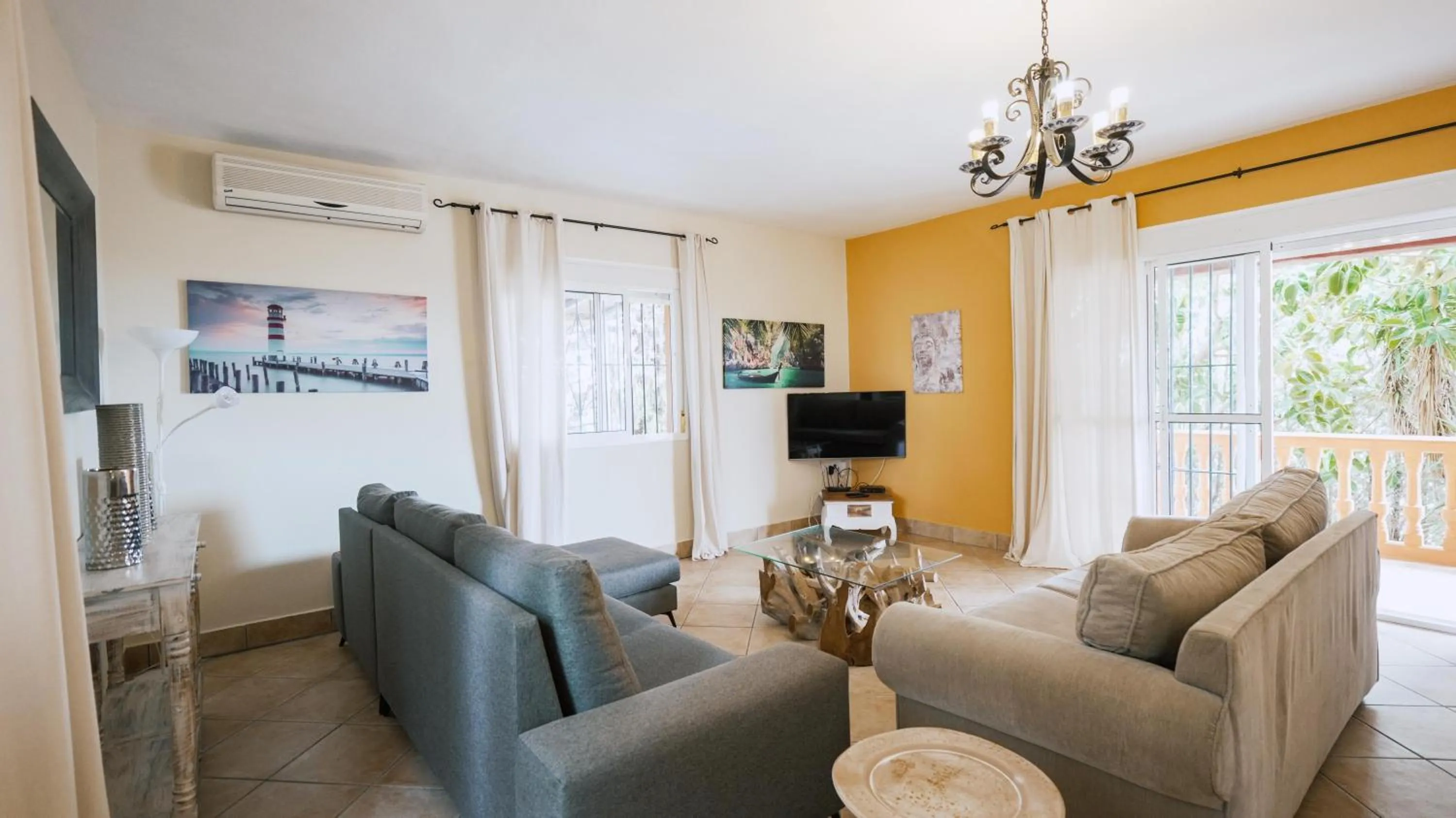 Lounge or bar in Casa Rural Los Garrovillos by Fontanilla del Mar Holidays Rentals