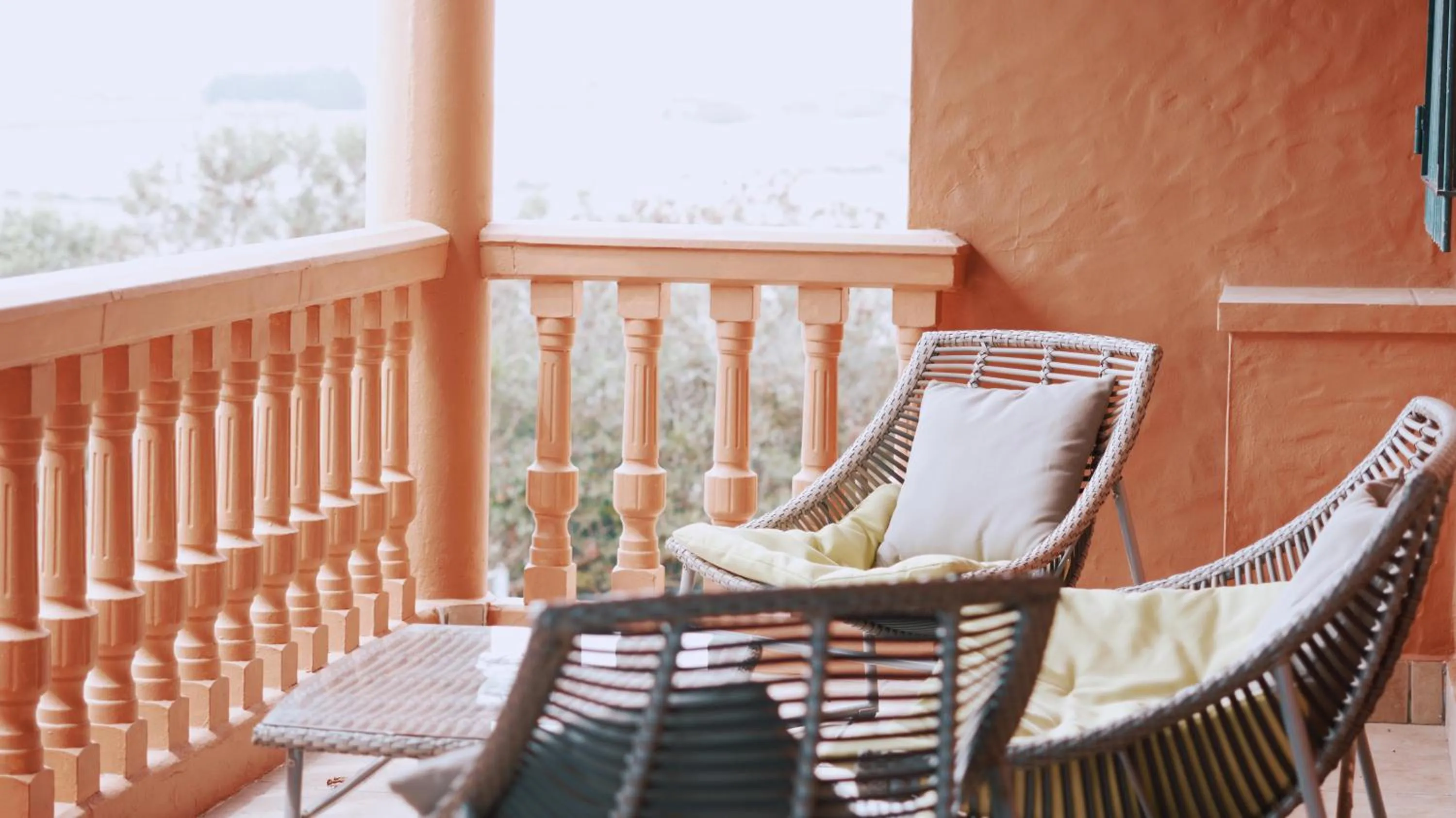 Balcony/Terrace in Casa Rural Los Garrovillos by Fontanilla del Mar Holidays Rentals