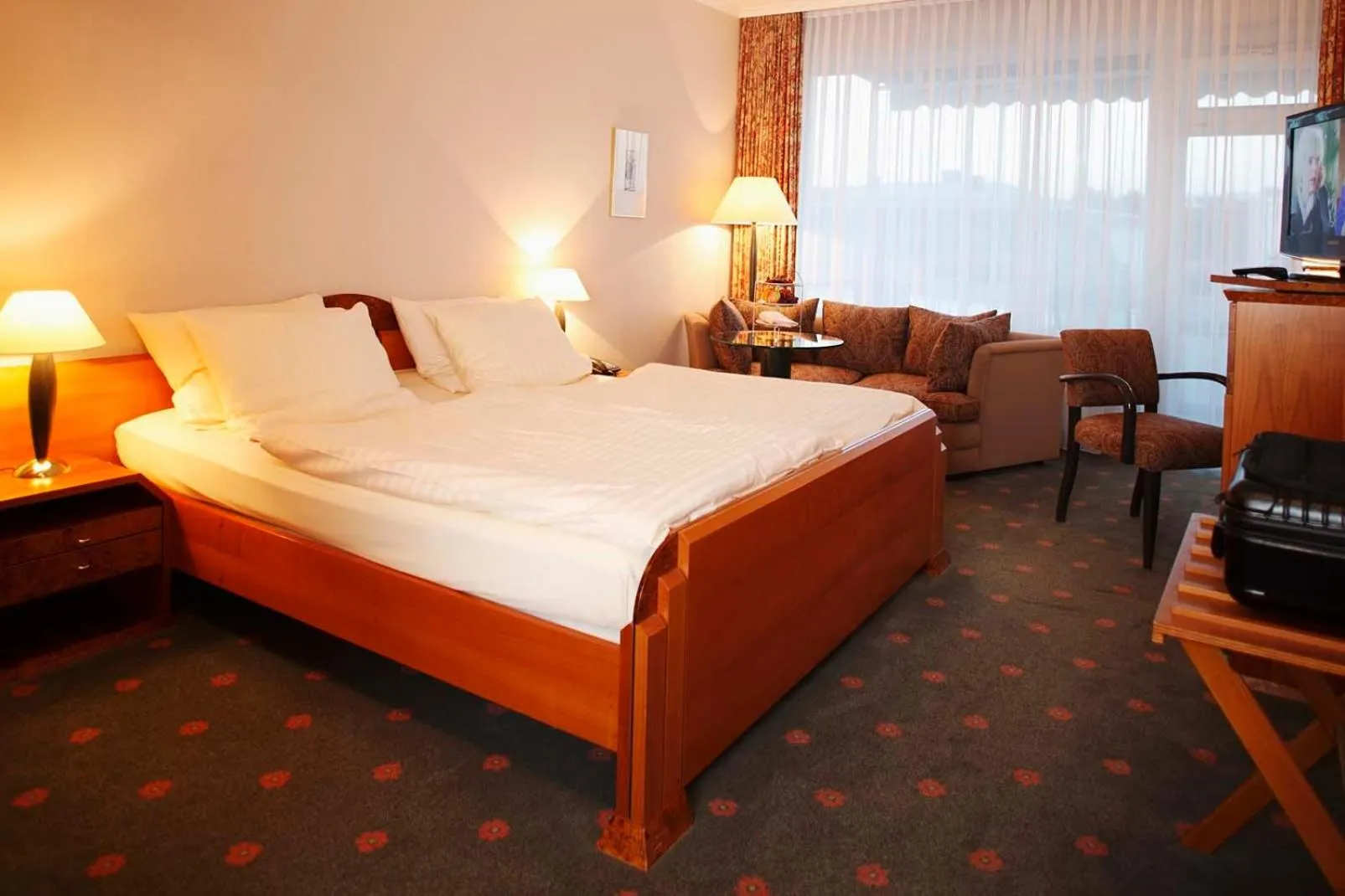 Photo of the whole room, Bed in Kurpark-Hotel
