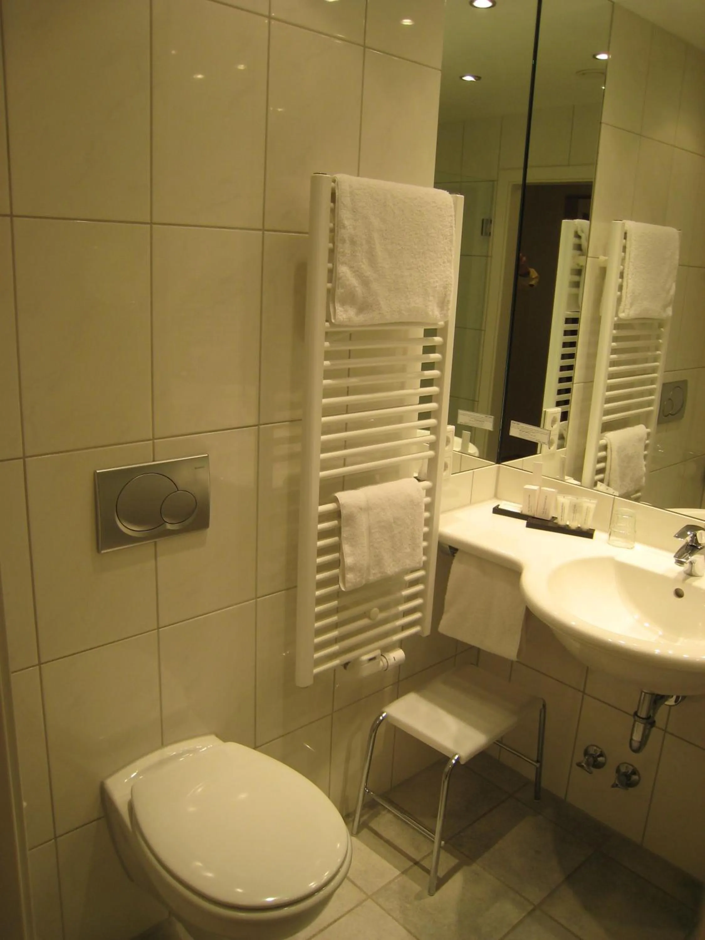 Toilet in Kurpark-Hotel