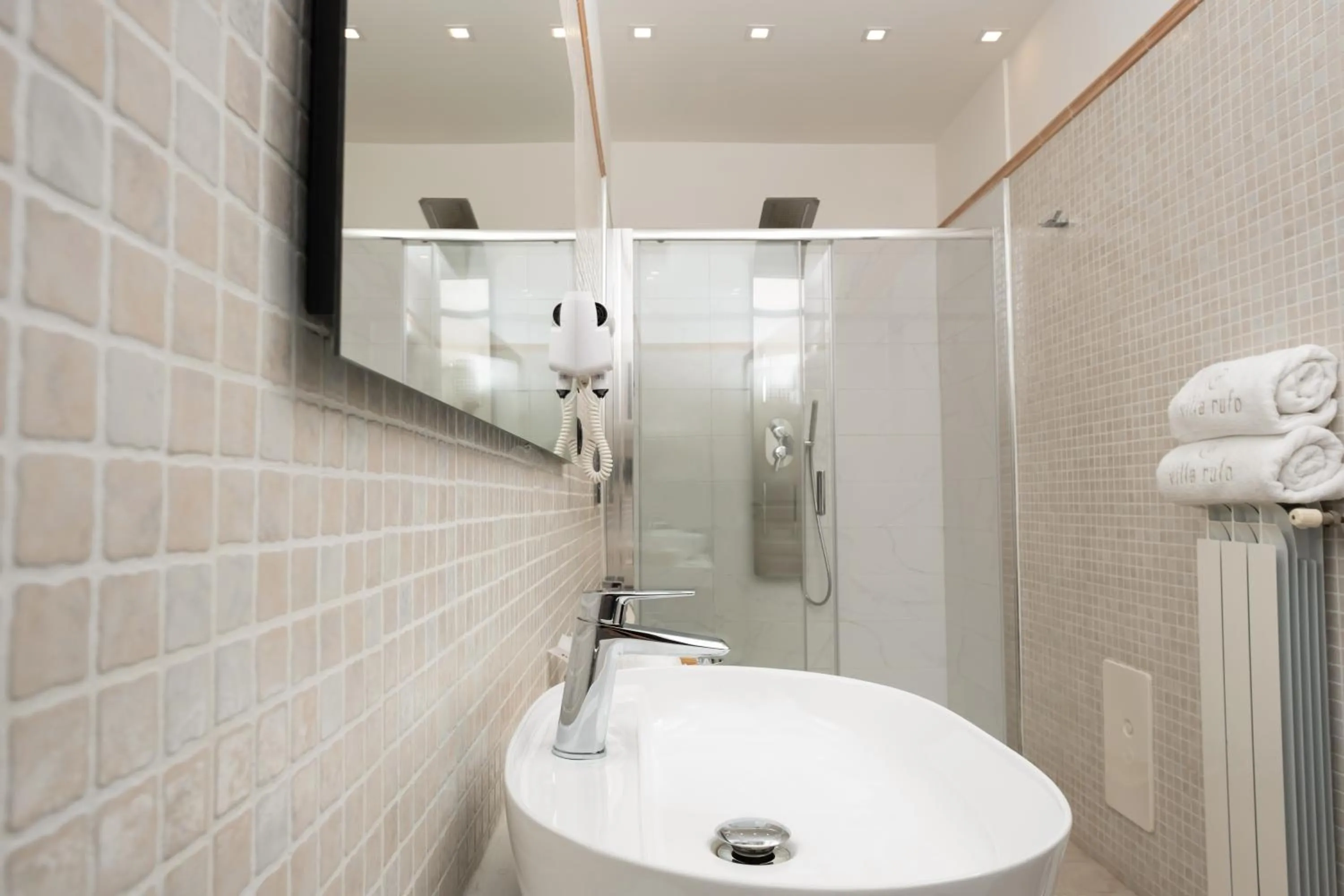 Shower in Villa Rufo