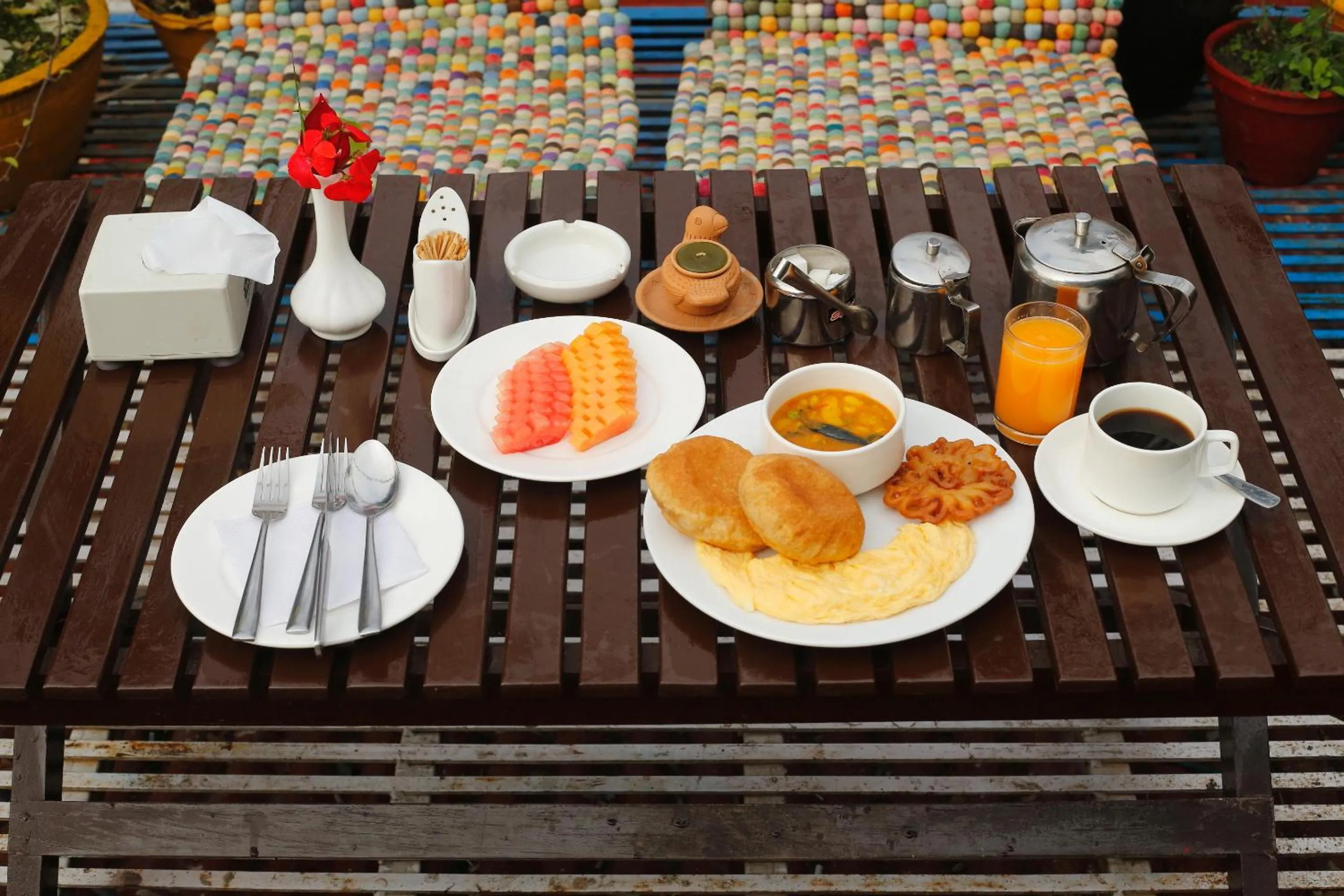 Food and drinks in Shangrila Boutique Hotel